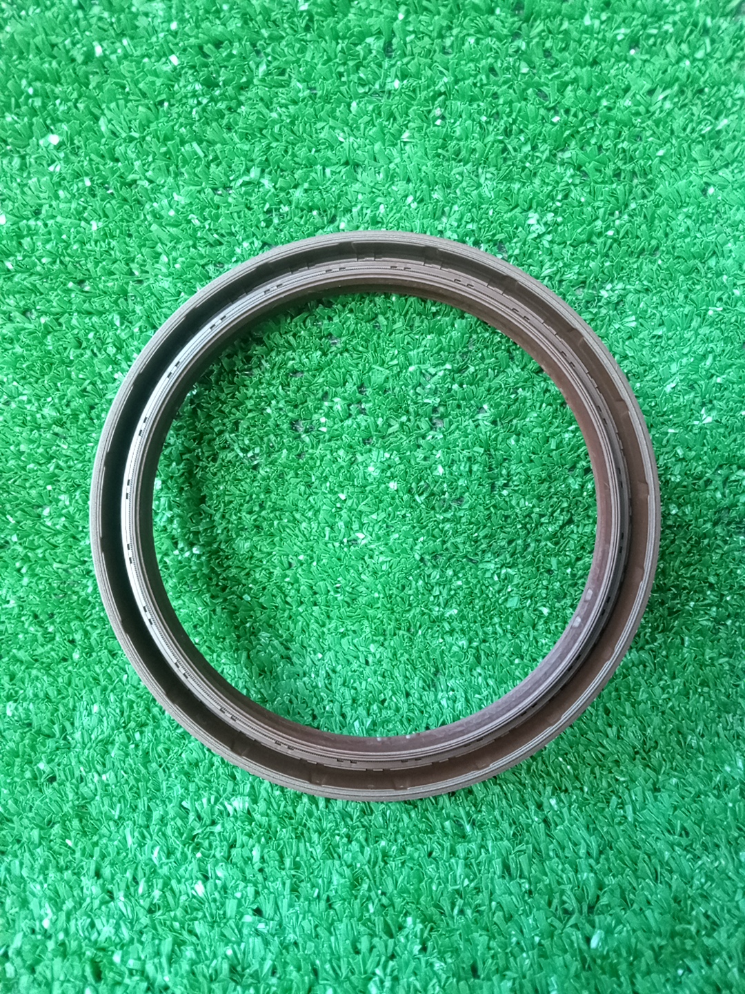 Сальник TOYOTA LAND CRUISER FJA300W F33A-FTV 90311-93001 2 ракурс Сальник TOYOTA LAND CRUISER FJA300W F33A-FTV 90311-93001 2 ракурс