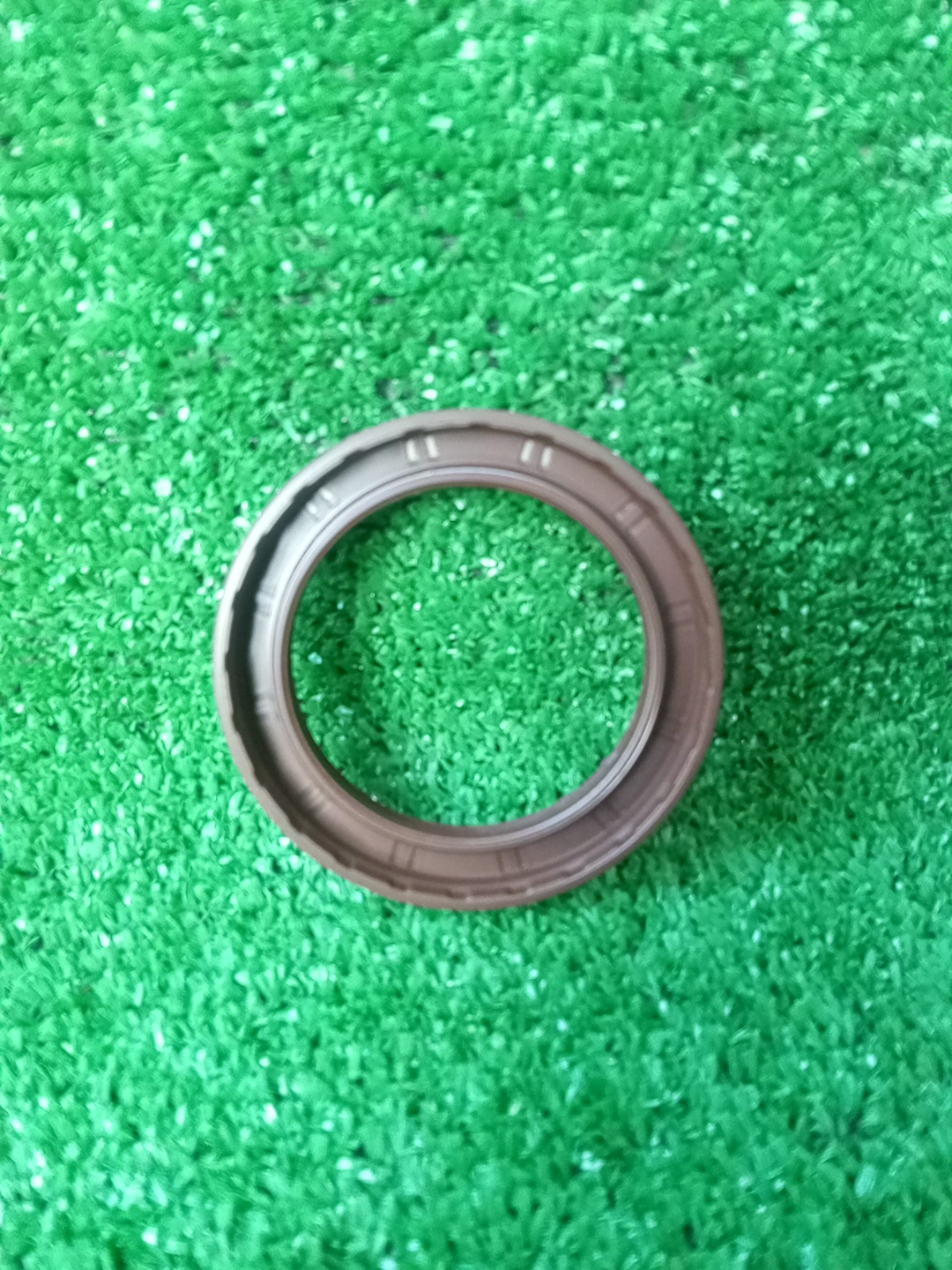 Сальник TOYOTA LAND CRUISER FJA300W F33A-FTV 90311-51014 2 ракурс Сальник TOYOTA LAND CRUISER FJA300W F33A-FTV 90311-51014 2 ракурс