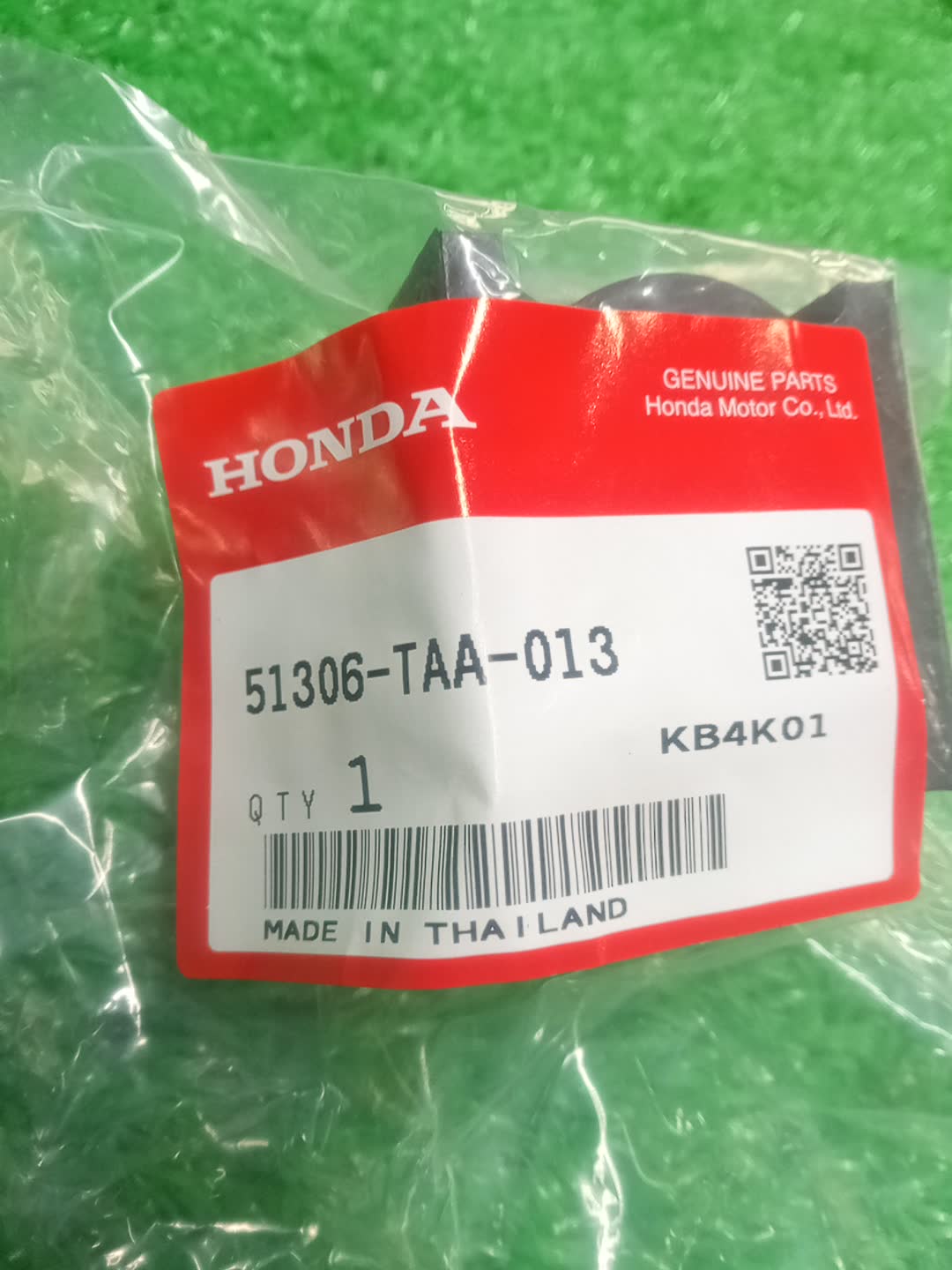 Втулка стабилизатора передняя HONDA STEPWGN RP2 51306-TAA-013 2 ракурс
