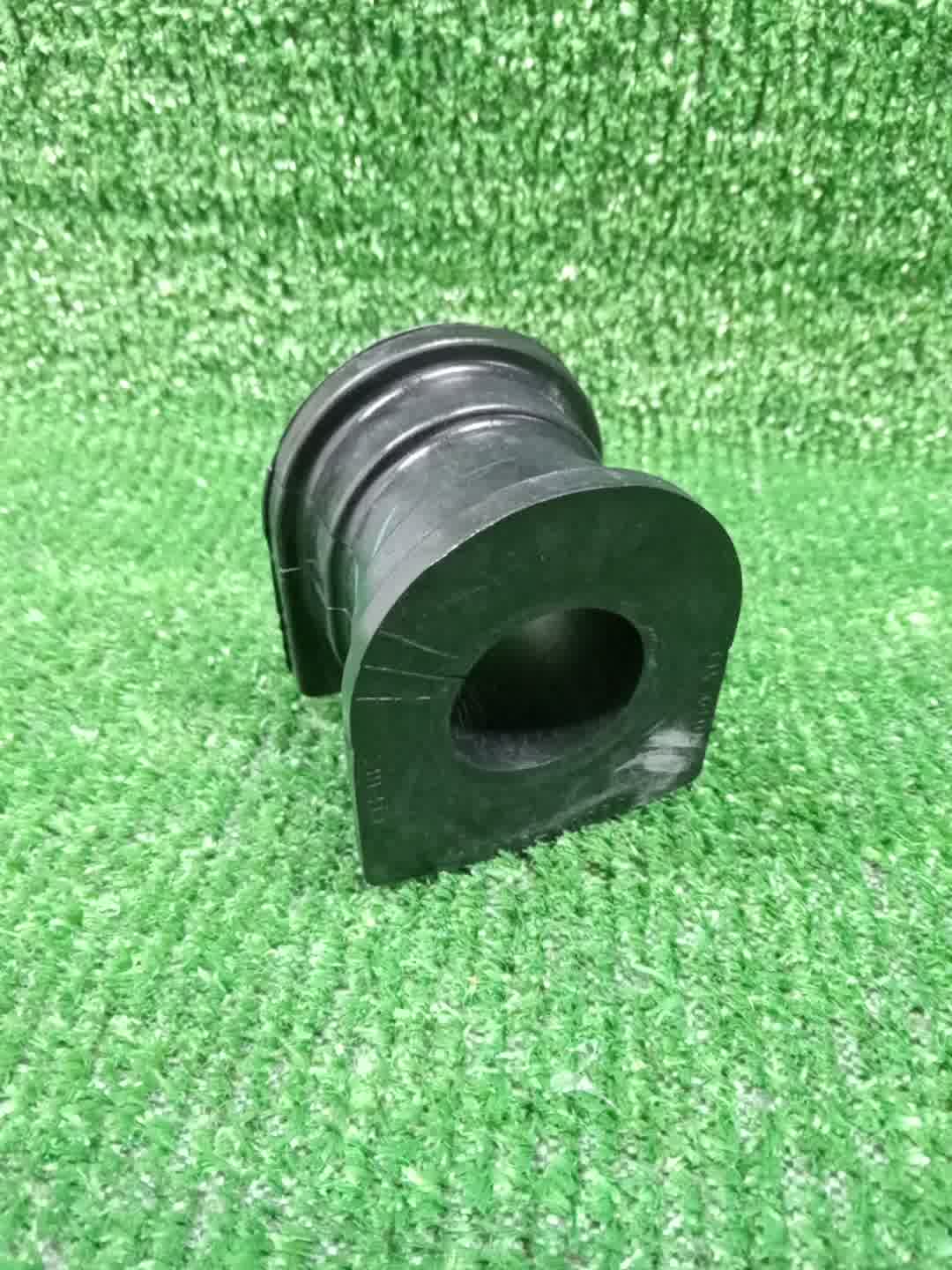Втулка стабилизатора задняя TOYOTA LAND CRUISER PRADO TRJ150 48818-60080 4 ракурс