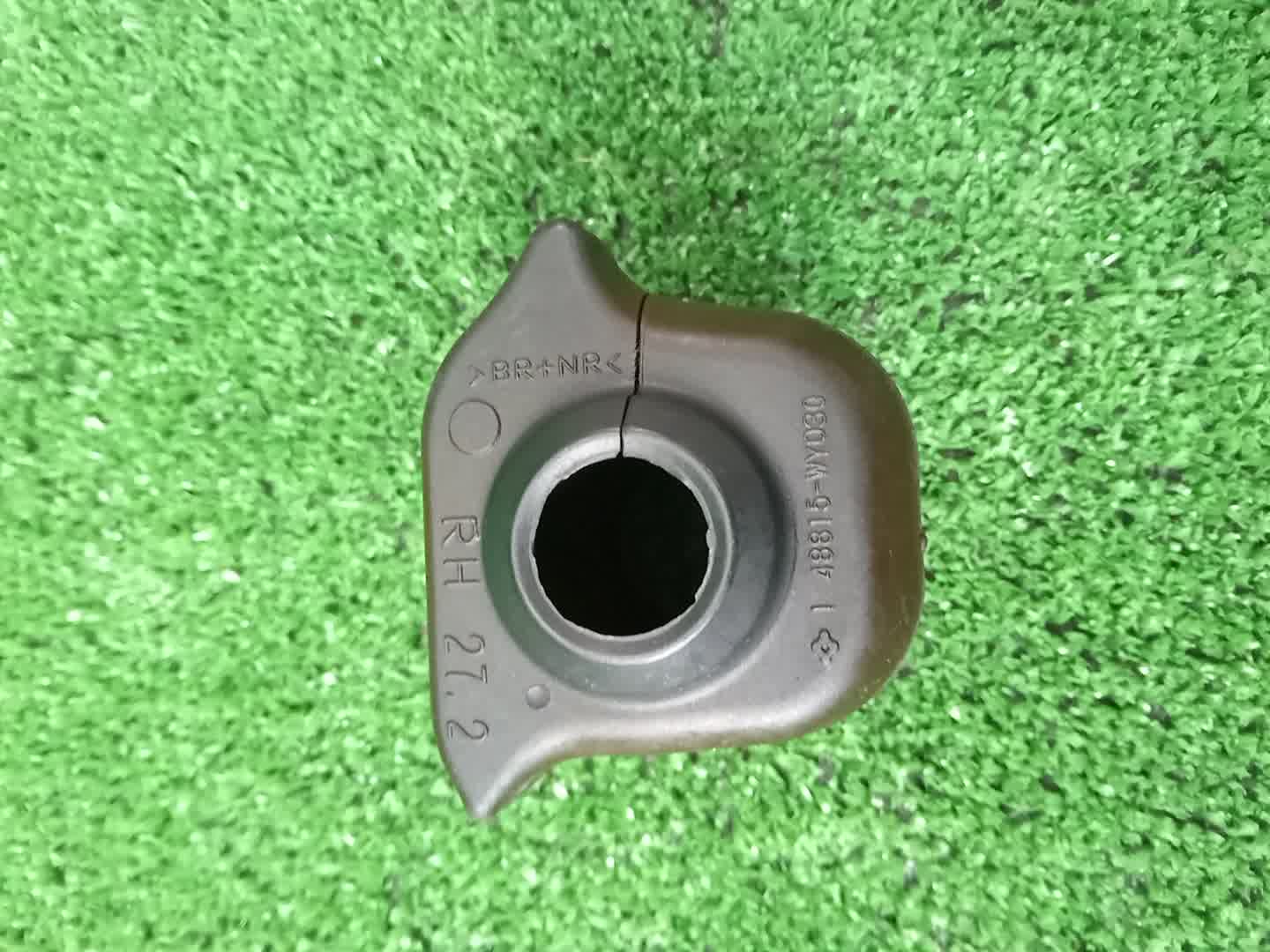 Втулка стабилизатора передняя TOYOTA HARRIER ZSU60W 48815-WY030 2 ракурс