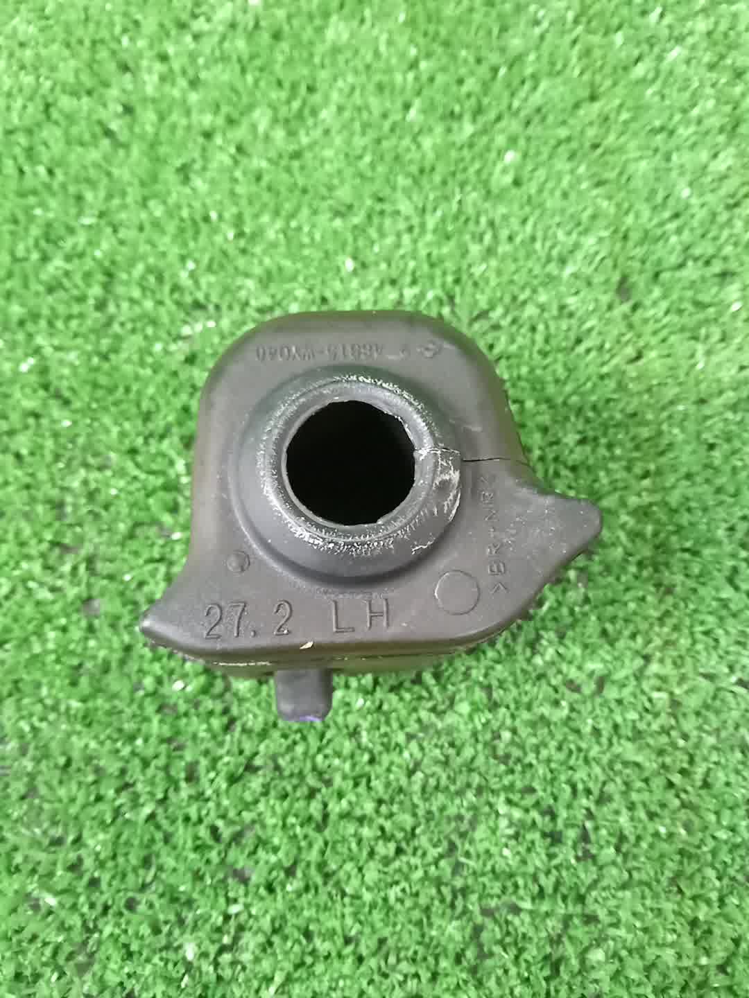 Втулка стабилизатора передняя TOYOTA HARRIER ZSU60W 48815-WY040 2 ракурс