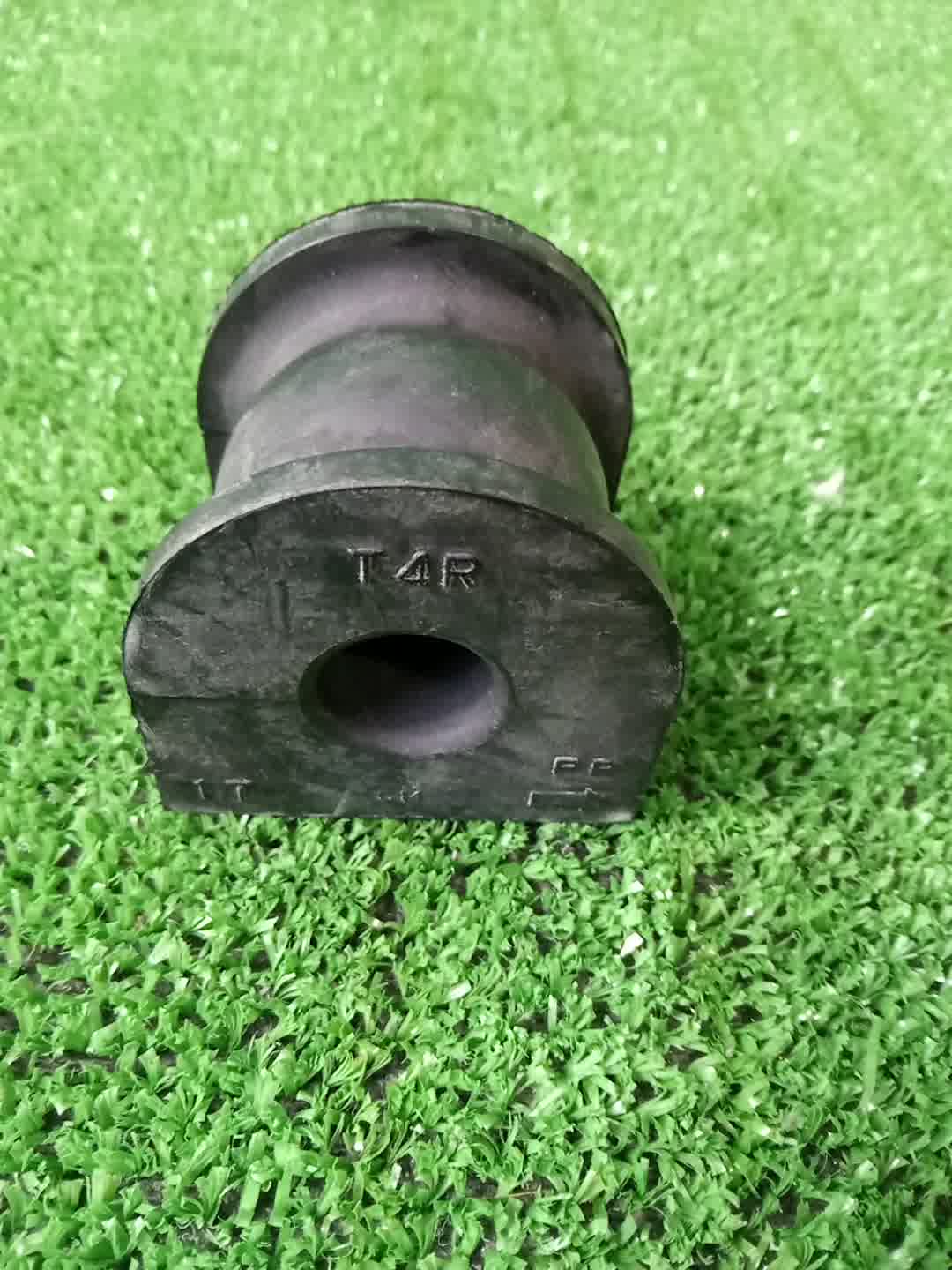 Втулка стабилизатора передняя HONDA JADE FR4 52306-T4R-J01 2 ракурс