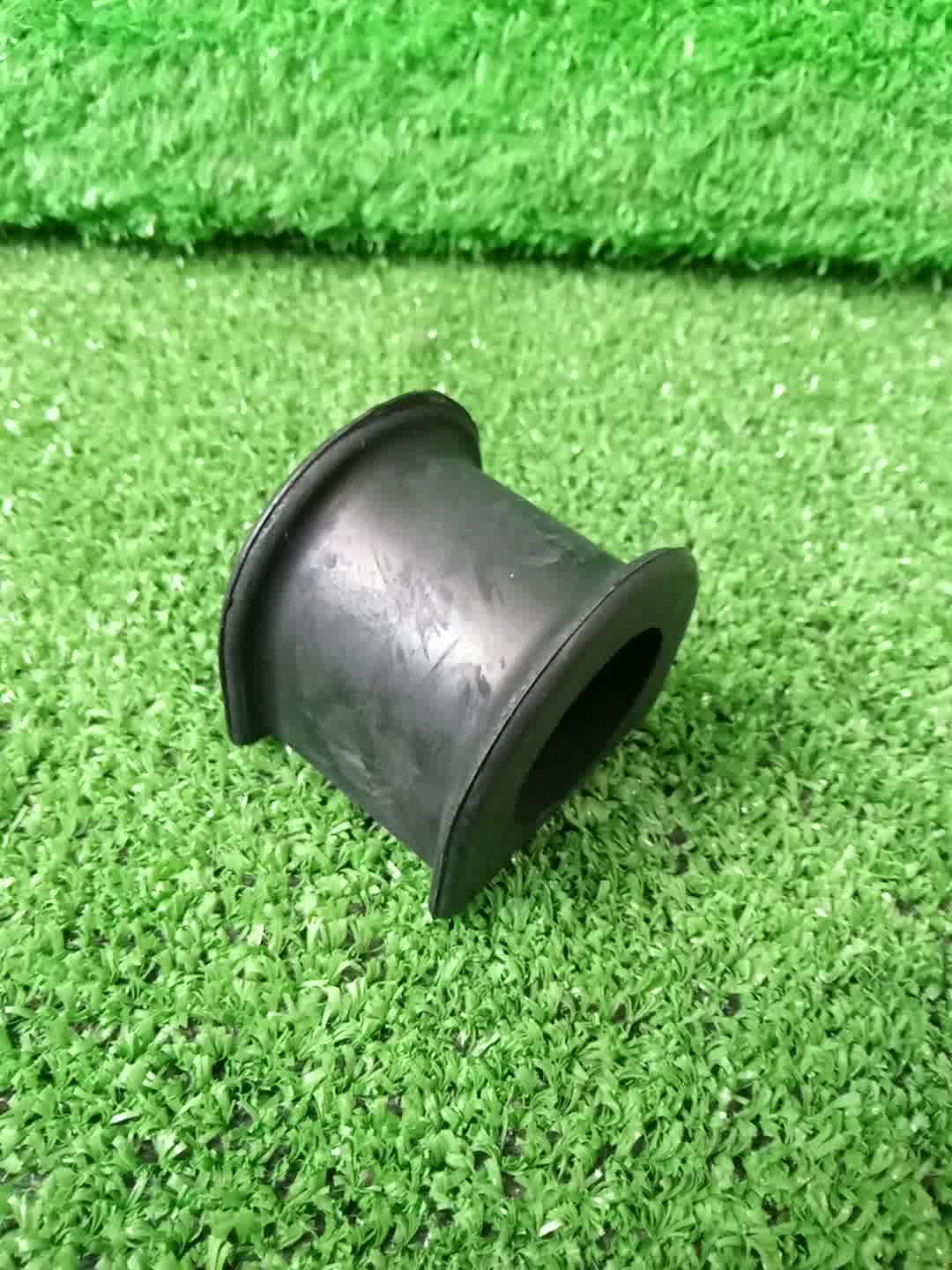 Втулка стабилизатора передняя TOYOTA LAND CRUISER HDJ81 48815-60070 2 ракурс