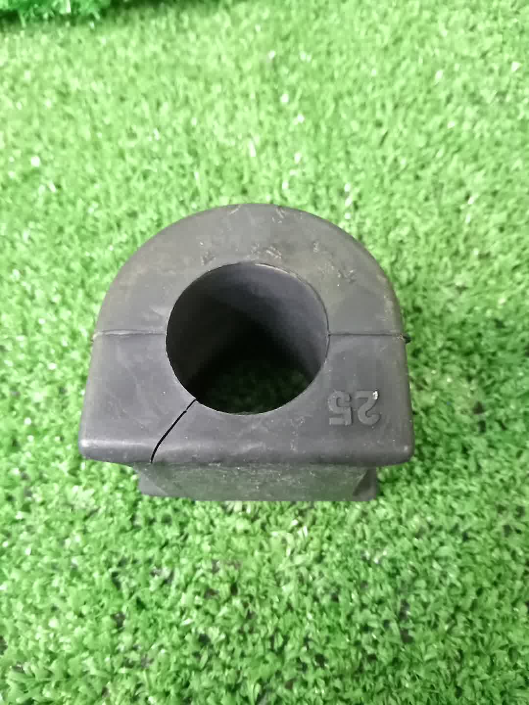Втулка стабилизатора задняя TOYOTA LAND CRUISER HDJ81 48815-26020 2 ракурс
