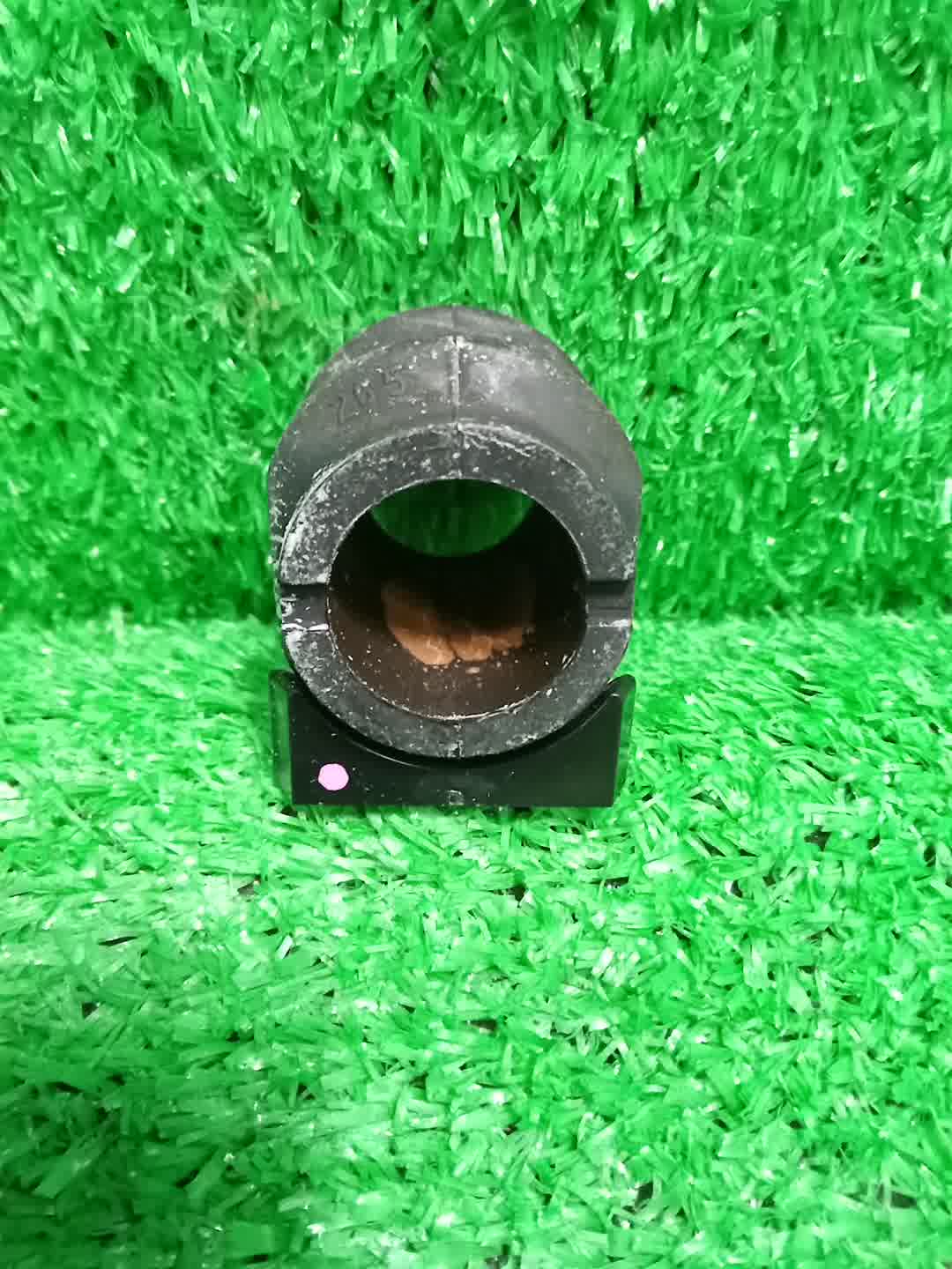 Втулка стабилизатора передняя TOYOTA COROLLA ZWE211 48815-12430 2 ракурс