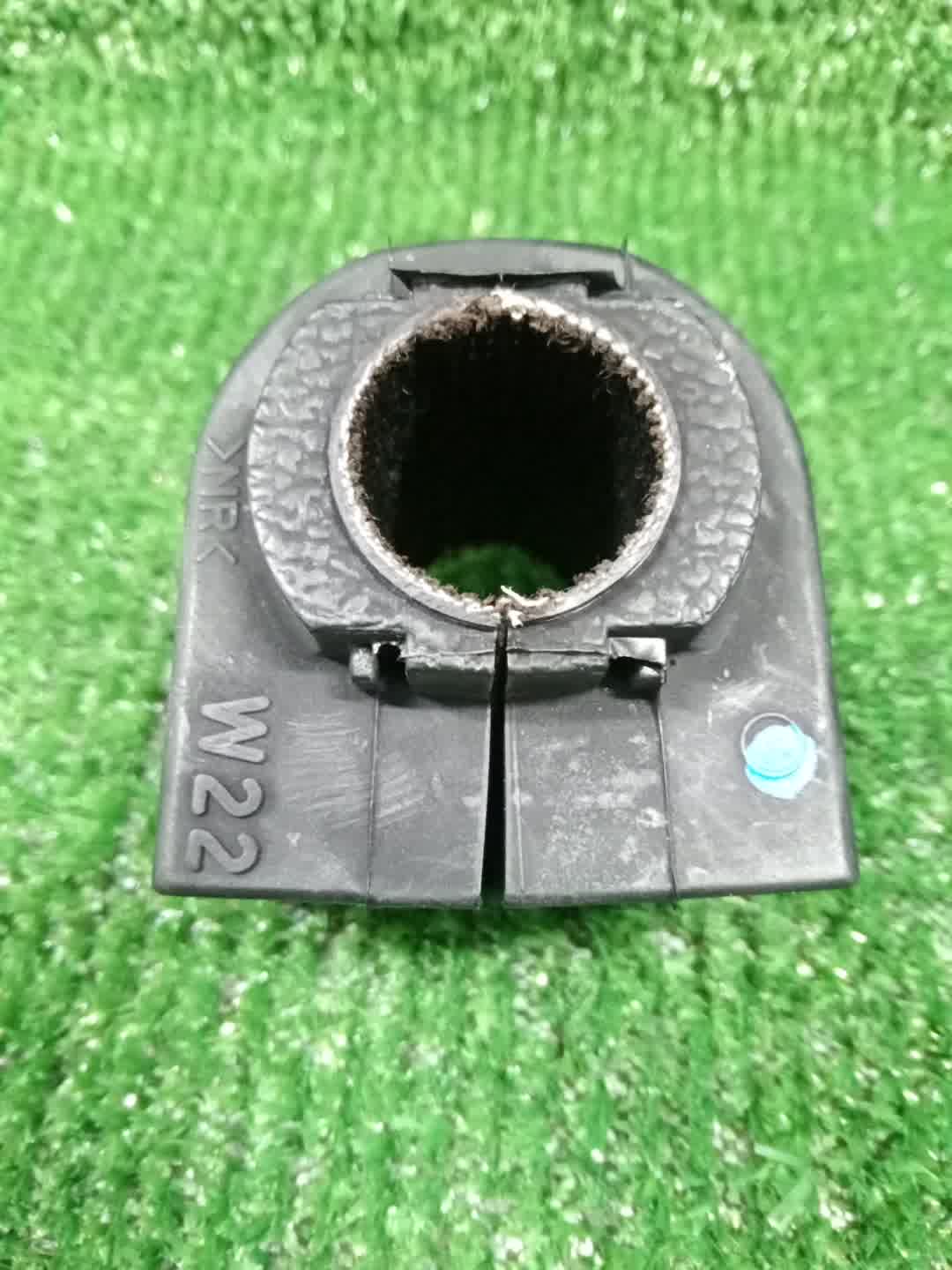 Втулка стабилизатора задняя TOYOTA C-HR NGX50 48818-10022 2 ракурс
