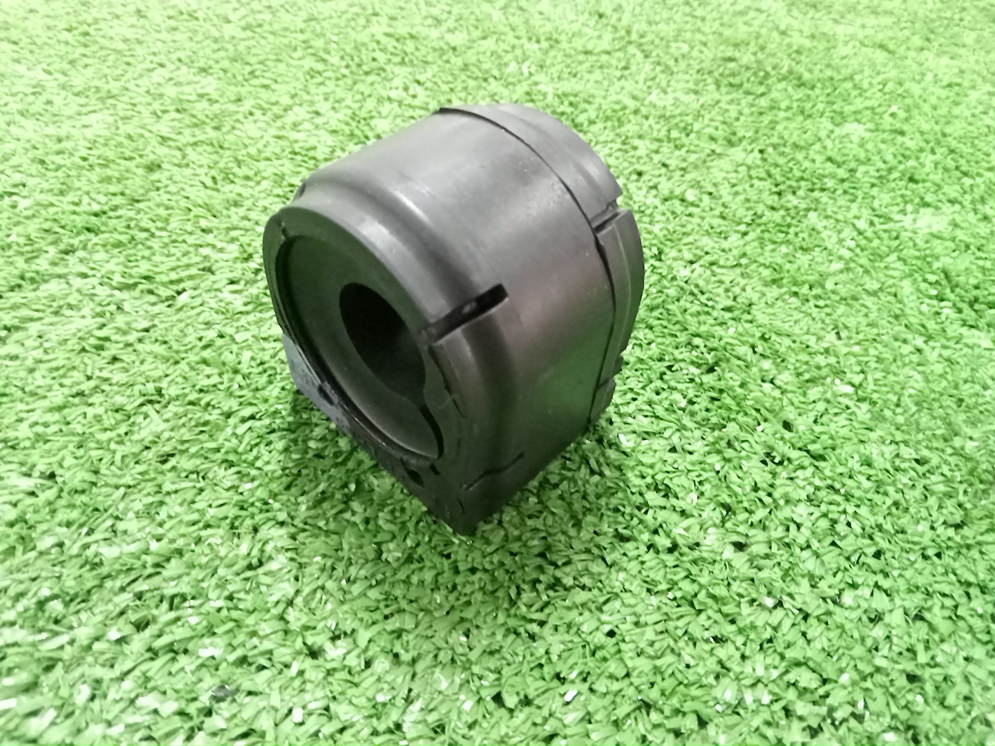 Втулка стабилизатора передняя MAZDA CX-5 KF5P GMH8-34-156A 1 ракурс