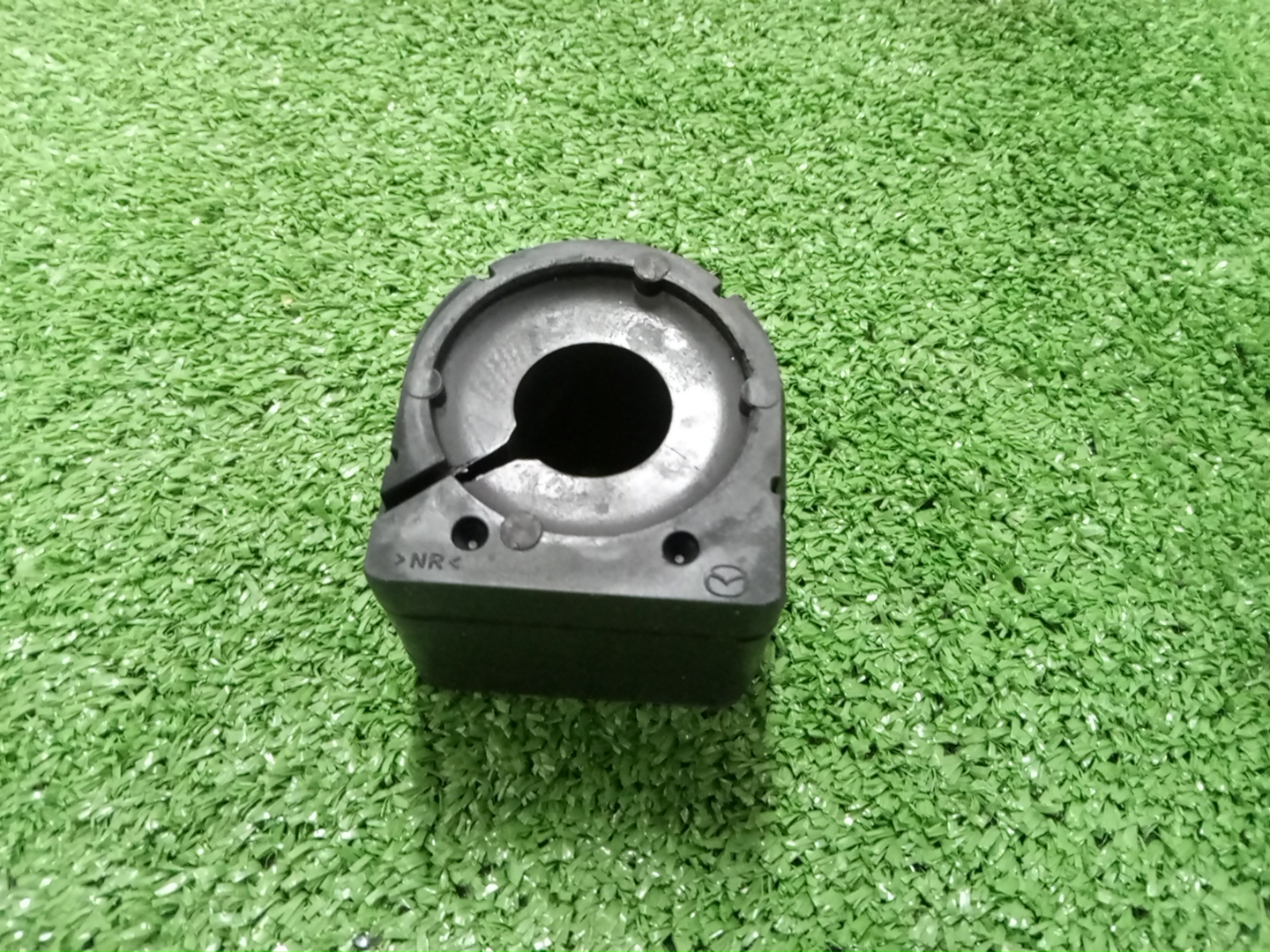 Втулка стабилизатора передняя MAZDA CX-5 KF5P GMH8-34-156A 2 ракурс