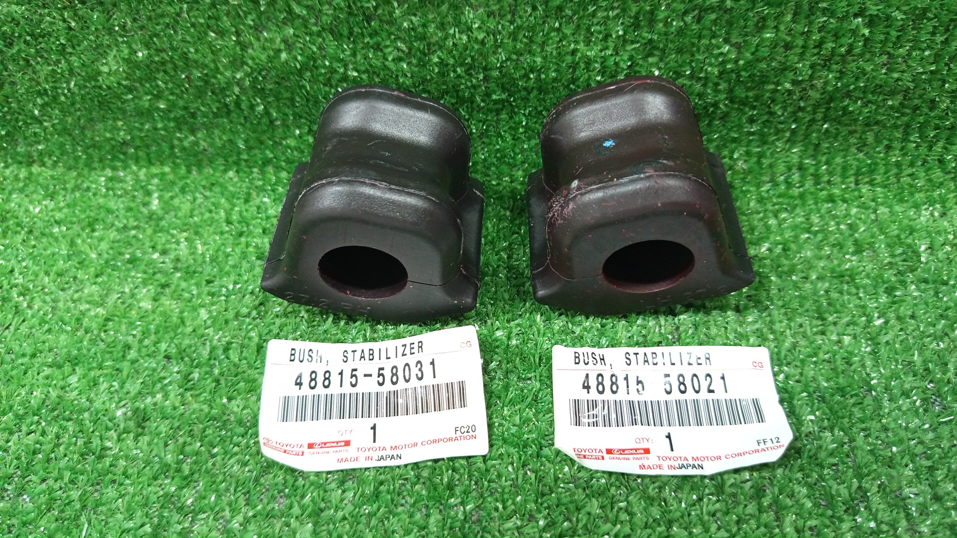 Втулка стабилизатора левая передняя TOYOTA ALPHARD AYH30W 48815-58031 48815-58021 1 ракурс