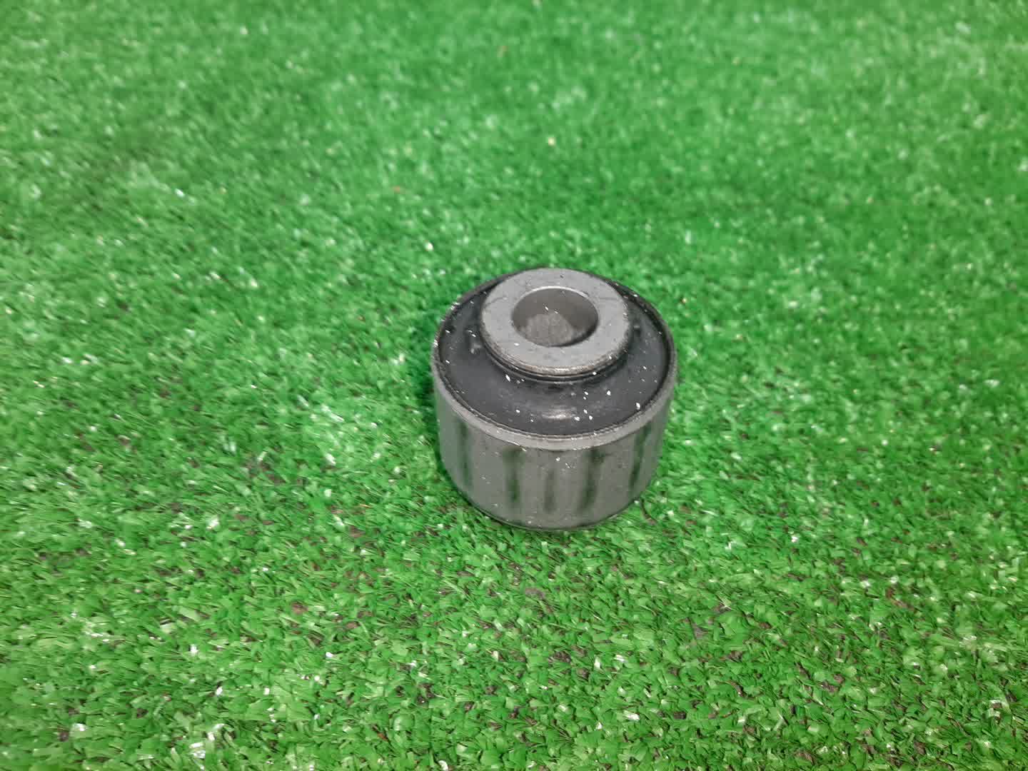 Сайлентблок TOYOTA LAND CRUISER VDJ200 48849-60120 1 ракурс