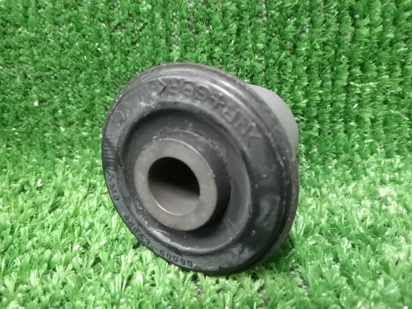 Сайлентблок TOYOTA LAND CRUISER VDJ200 1VD-FTV 48849-60090 2 ракурс