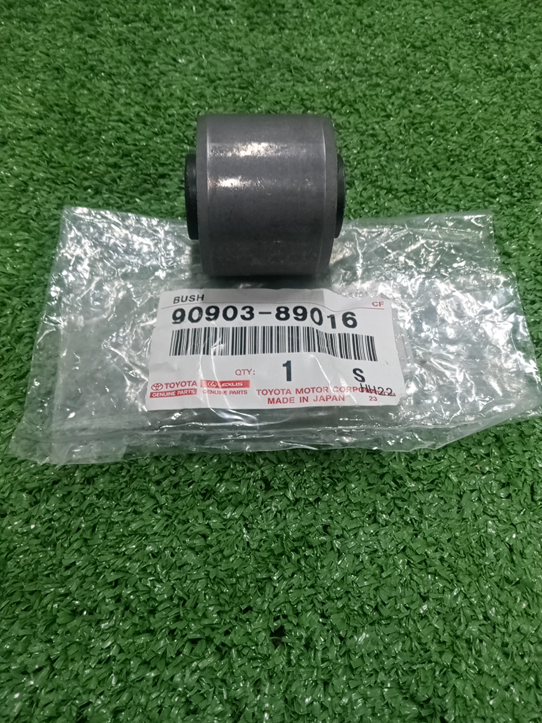 Сайлентблок передний TOYOTA LAND CRUISER UZJ100 90903-89016 2 ракурс
