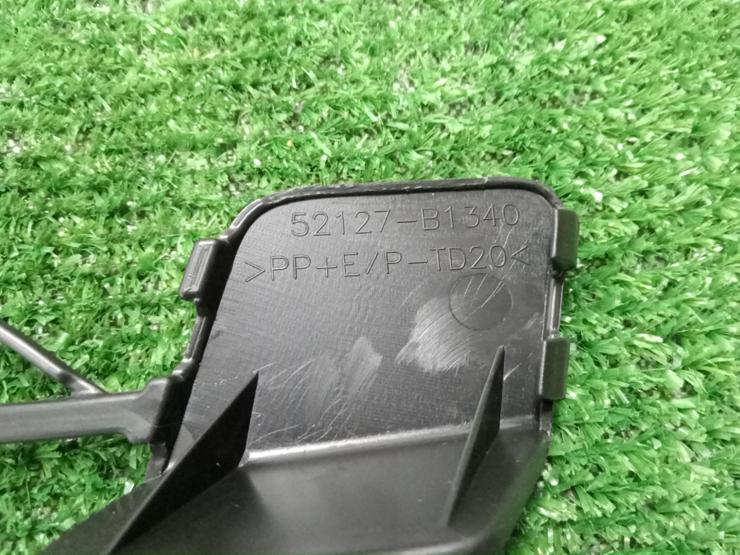 Заглушка бампера правая передняя TOYOTA RAIZE A210A 52127-B1340 3 ракурс