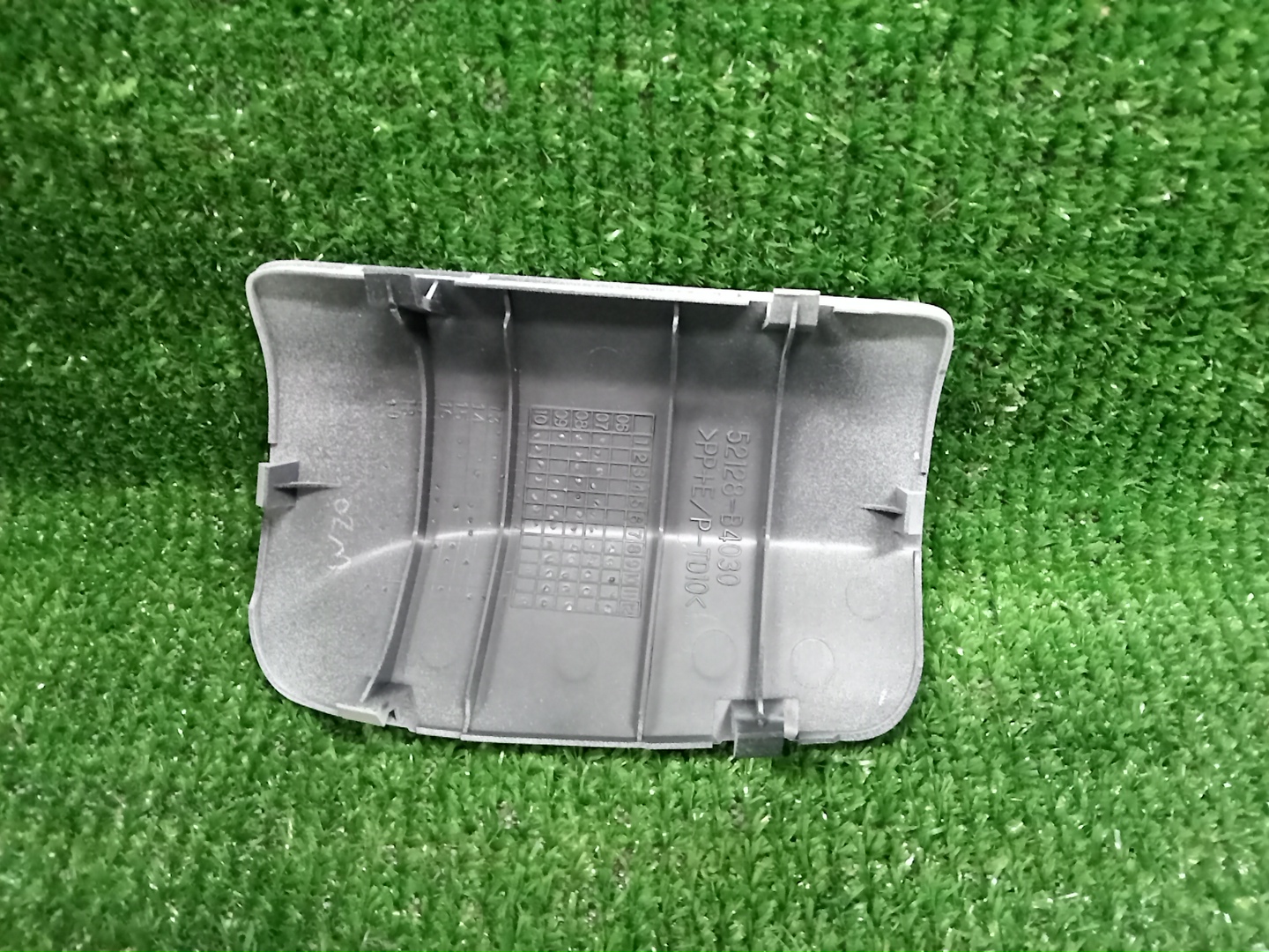 Заглушка бампера левая передняя TOYOTA RUSH J210E 52128-B4020-A0 2 ракурс