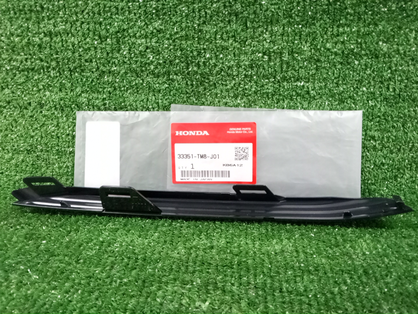 Заглушка бампера левая передняя HONDA INSIGHT ZE2 33351-TM8-J01 2 ракурс