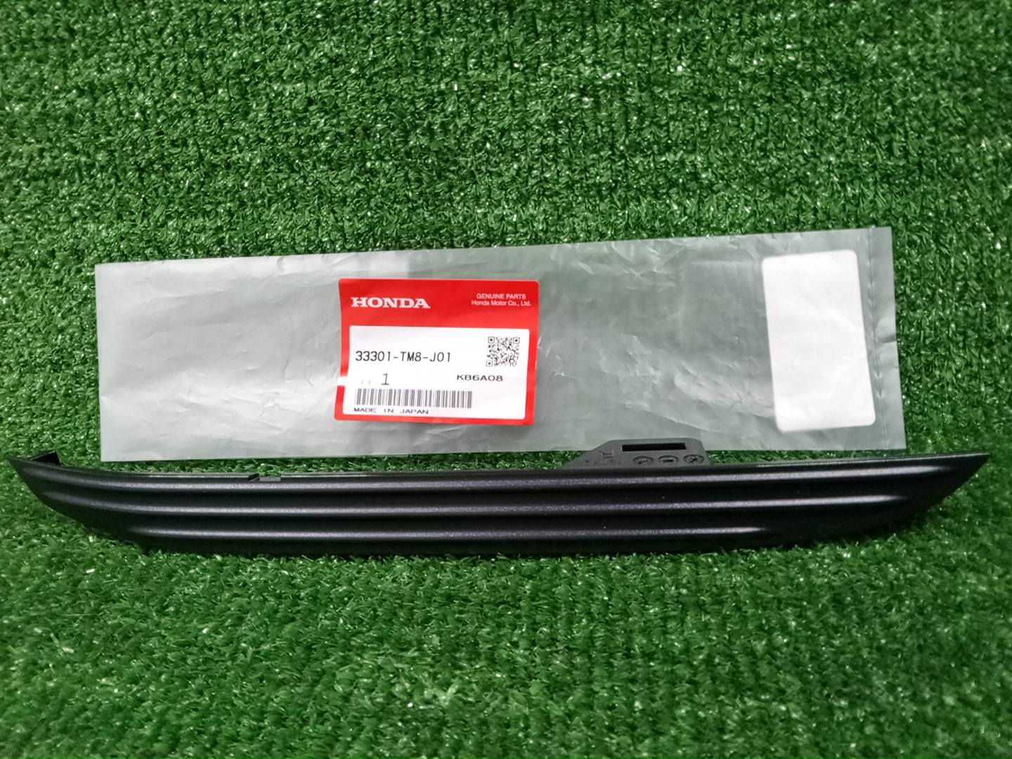 Заглушка бампера правая передняя HONDA INSIGHT ZE2 33301-TM8-J01 1 ракурс