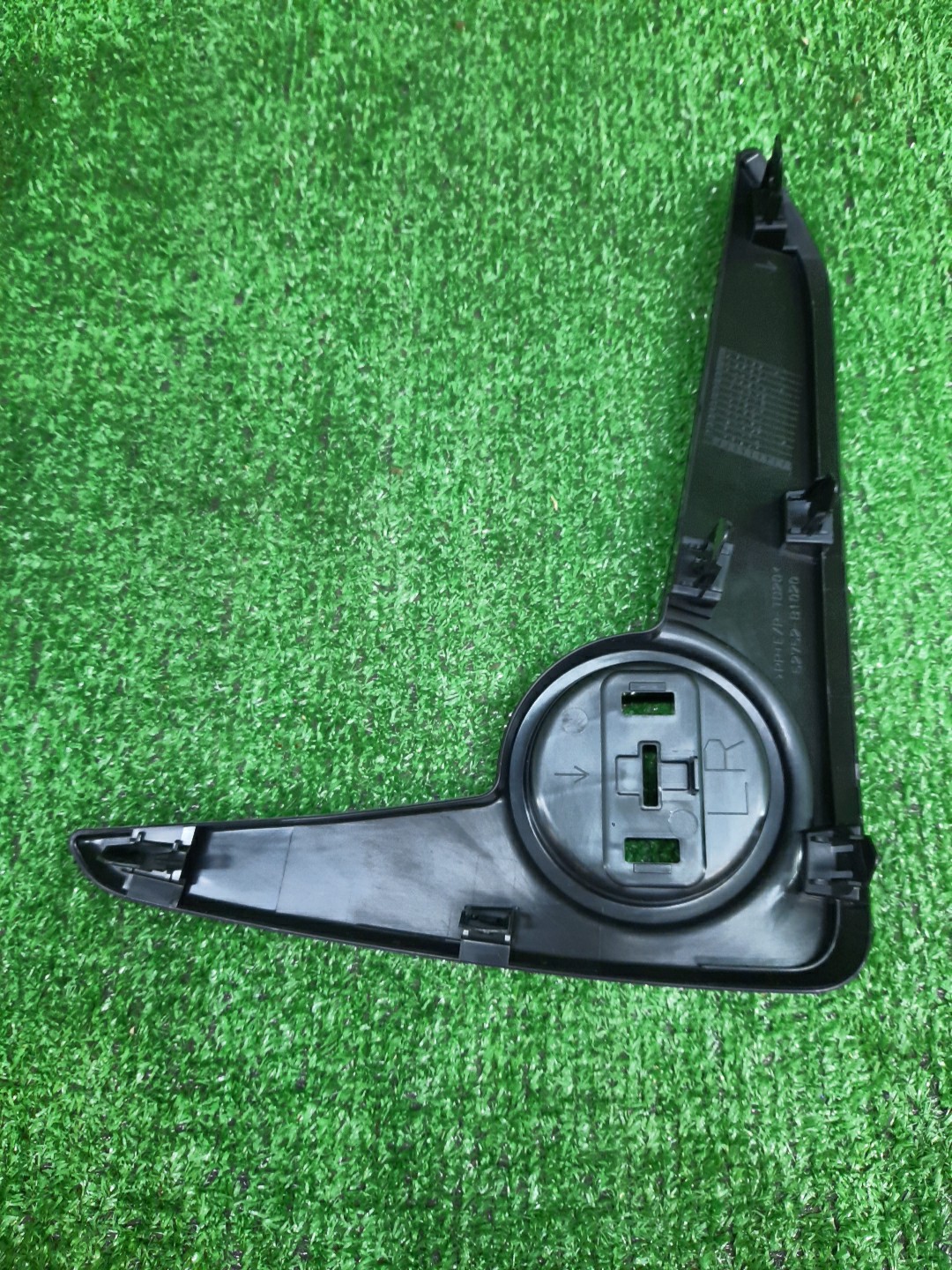 Заглушка бампера правая задняя TOYOTA PASSO M700A 52752-B1020-C0 2 ракурс