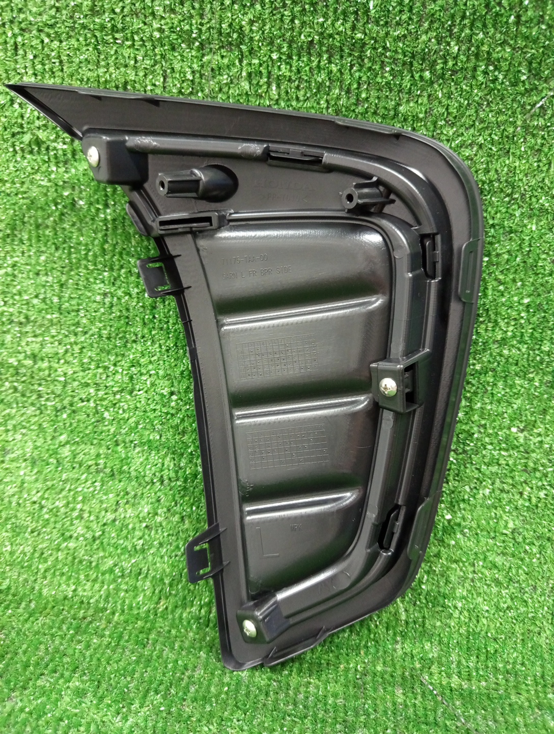 Заглушка бампера левая передняя HONDA STEPWGN RP1 71108-TAA-981 2 ракурс