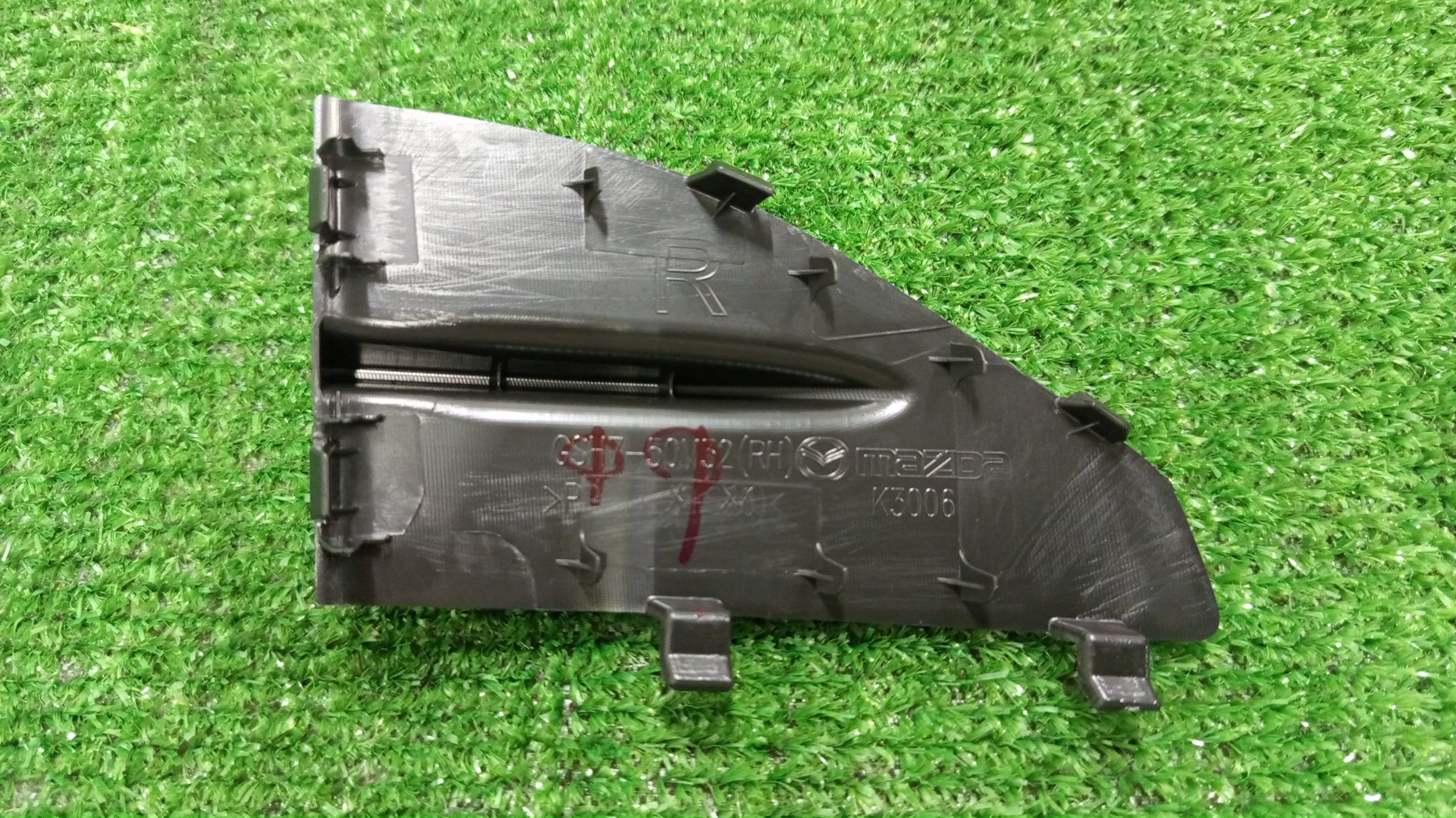 Заглушка бампера правая передняя MAZDA ATENZA GJ2FP GSH7-50-M32 2 ракурс