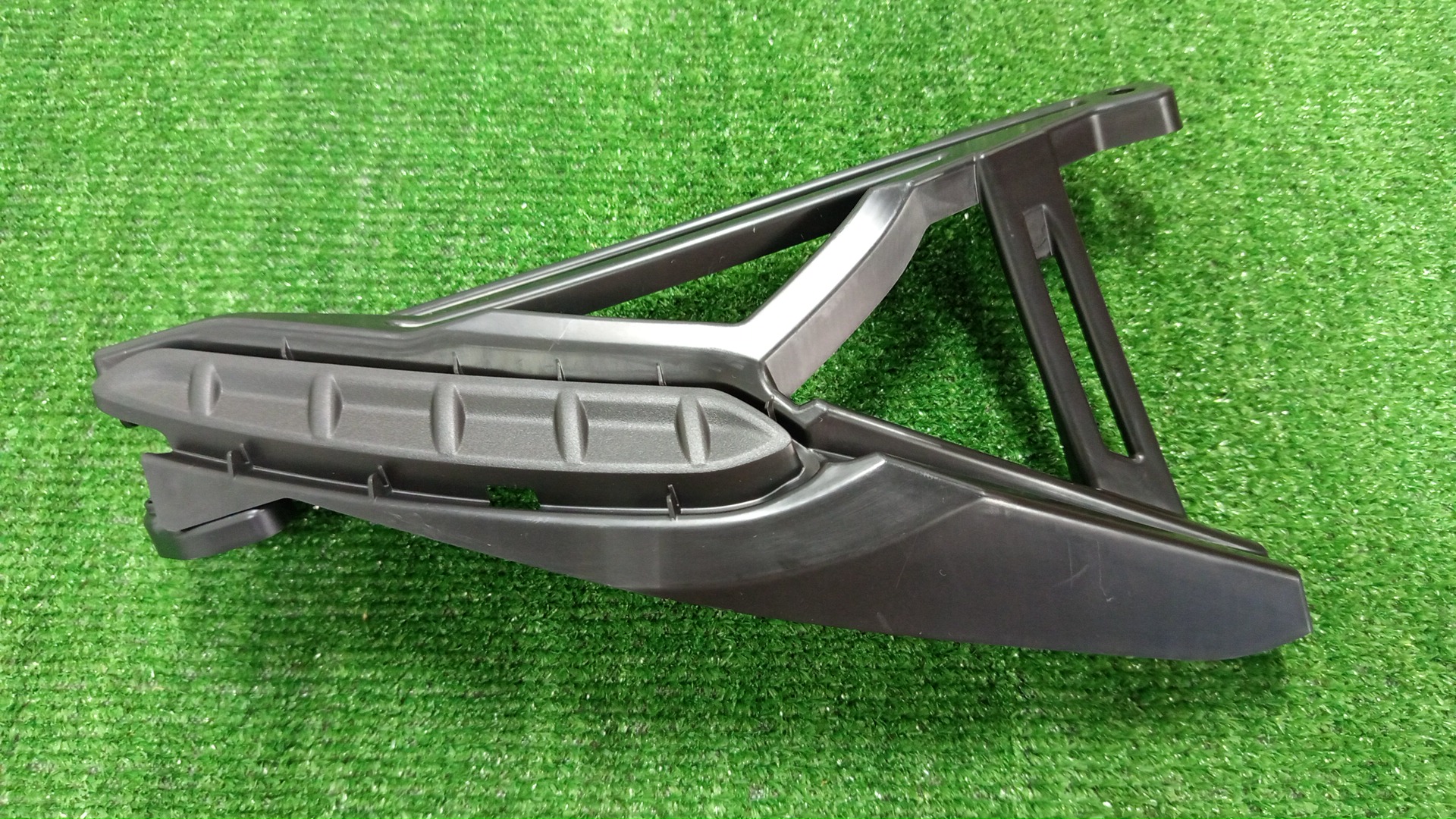 Заглушка бампера правая передняя TOYOTA HARRIER ZSU60W 52127-48160 3 ракурс