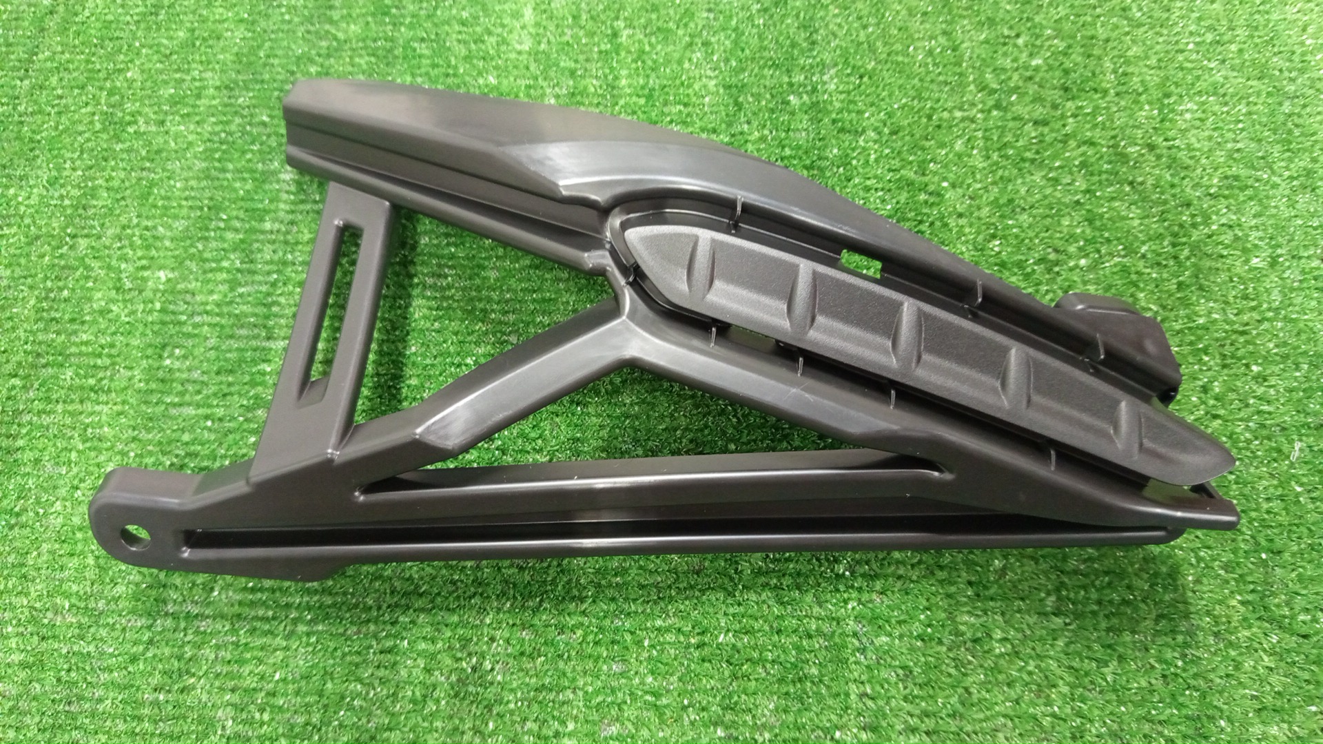 Заглушка бампера правая передняя TOYOTA HARRIER ZSU60W 52127-48160 4 ракурс