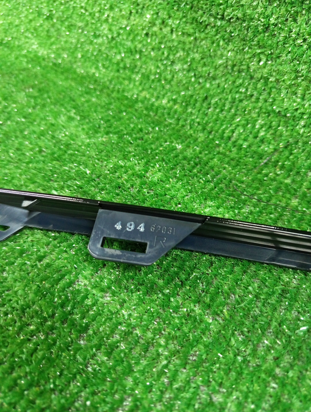 Заглушка бампера правая передняя HONDA INSIGHT ZE3 33303-TM9-N01 3 ракурс