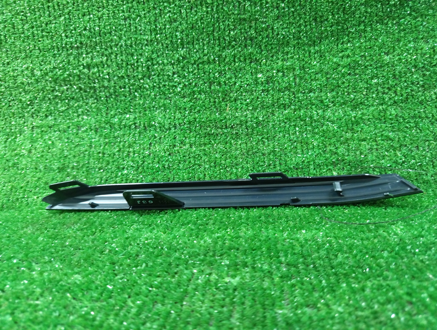 Заглушка бампера левая передняя HONDA INSIGHT ZE3 33353-TM9-N01 2 ракурс