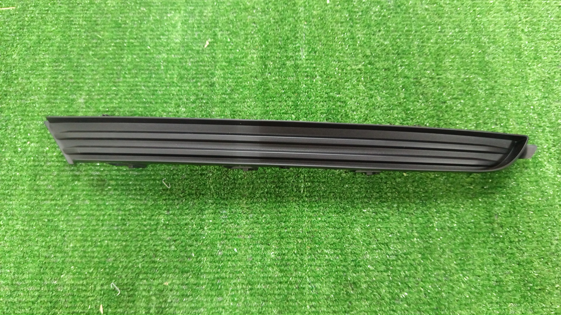 Заглушка бампера левая передняя MAZDA CX-5 KF2P KB8A-50-C21E 1 ракурс