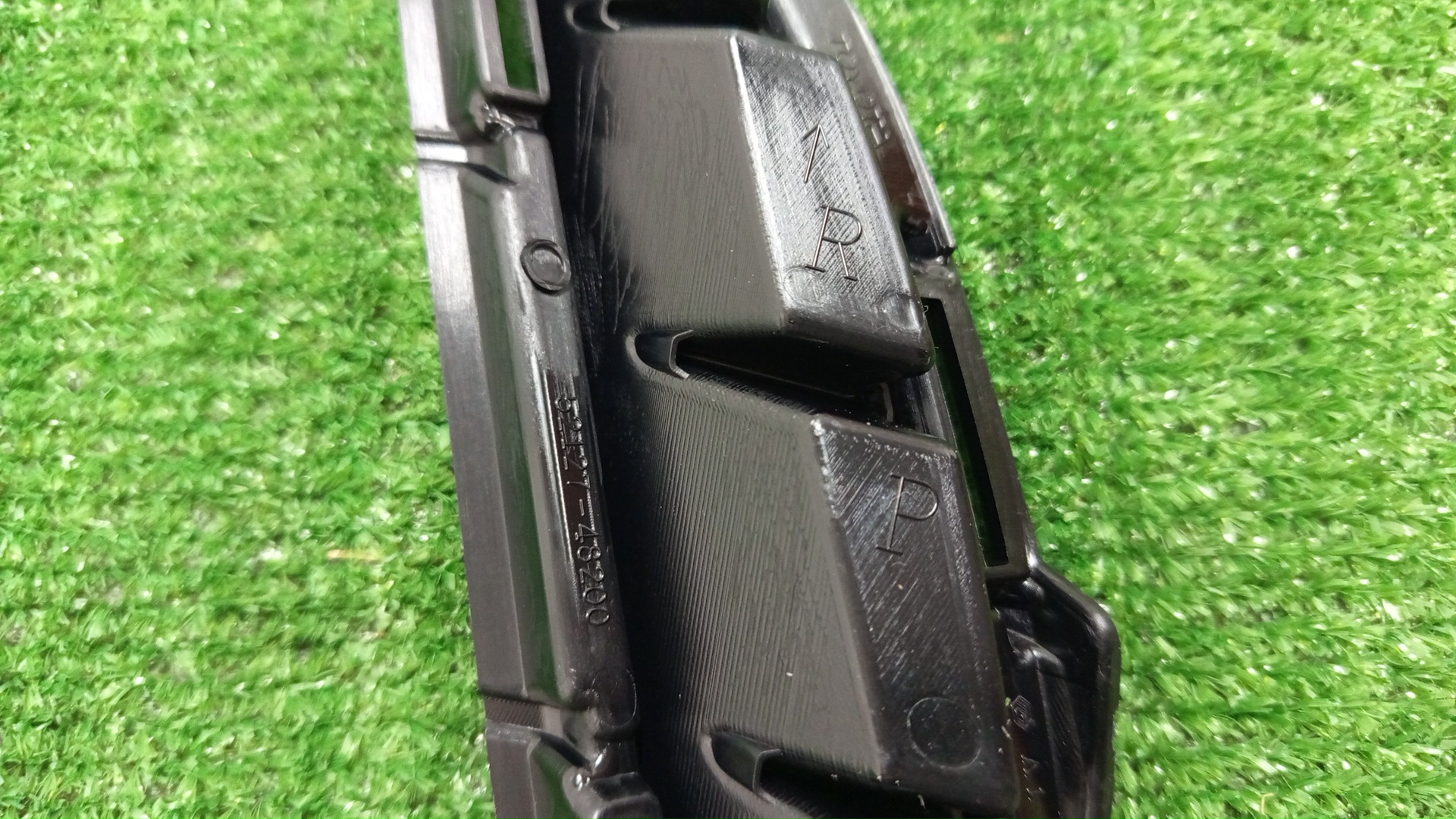 Заглушка бампера правая передняя TOYOTA HARRIER AXUH85 52127-48200 3 ракурс