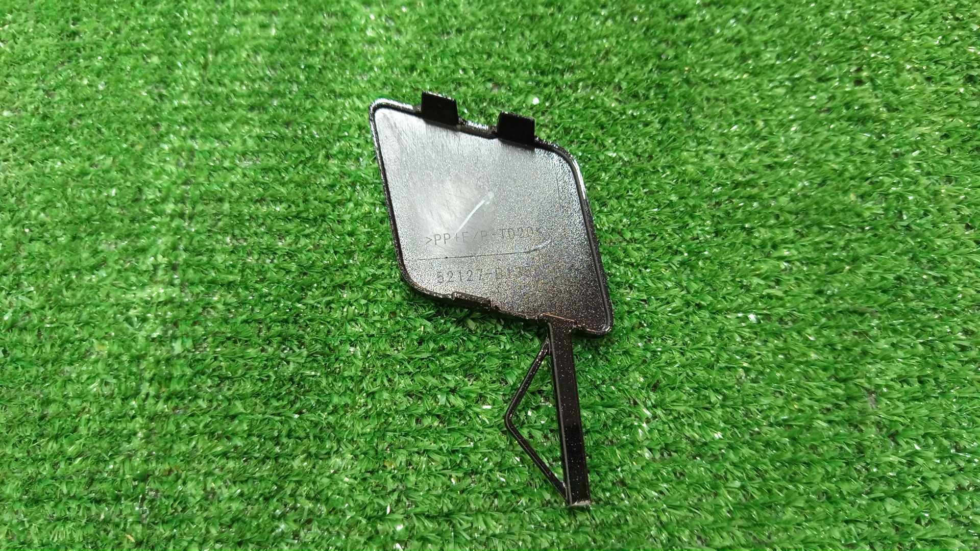 Заглушка бампера TOYOTA TANK M900A 52127-B1350-C0 2 ракурс
