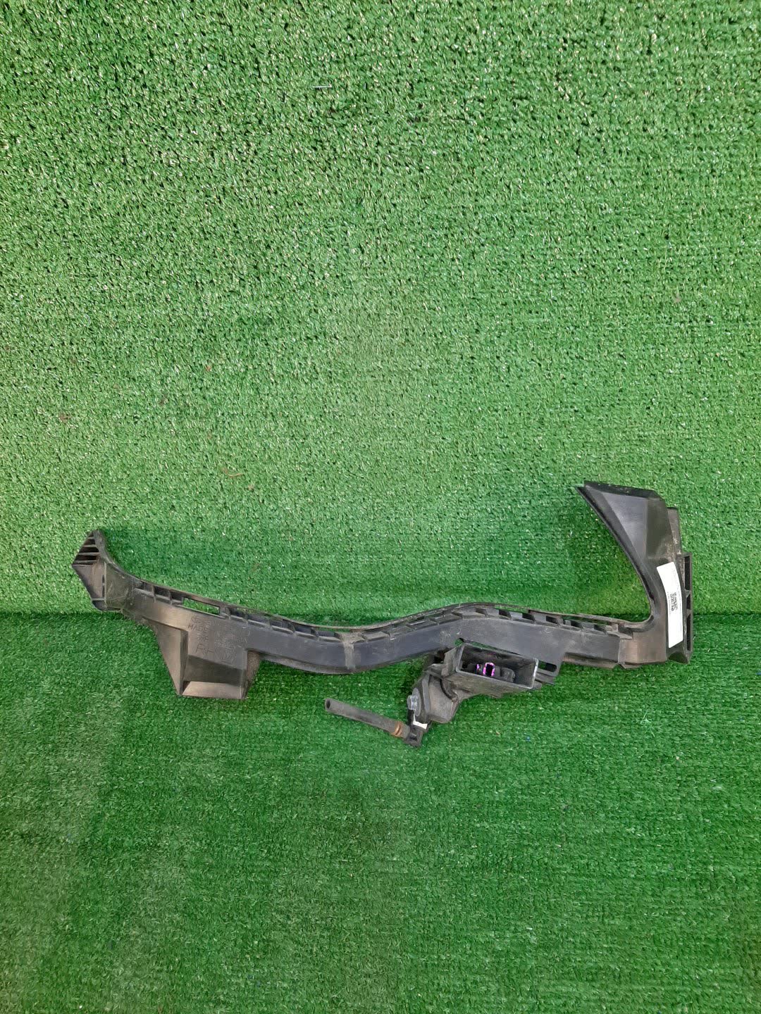 Планка под фары правая SUBARU IMPREZA GJ7 1 ракурс Планка под фары правая SUBARU IMPREZA GJ7 1 ракурс