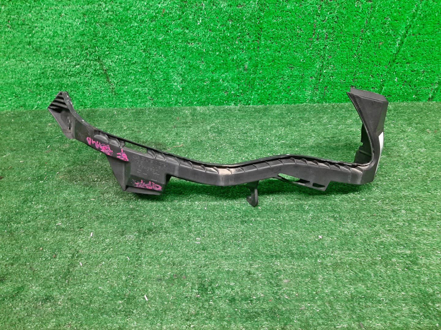 Планка под фары правая передняя SUBARU IMPREZA GP7 1 ракурс Планка под фары правая передняя SUBARU IMPREZA GP7 1 ракурс