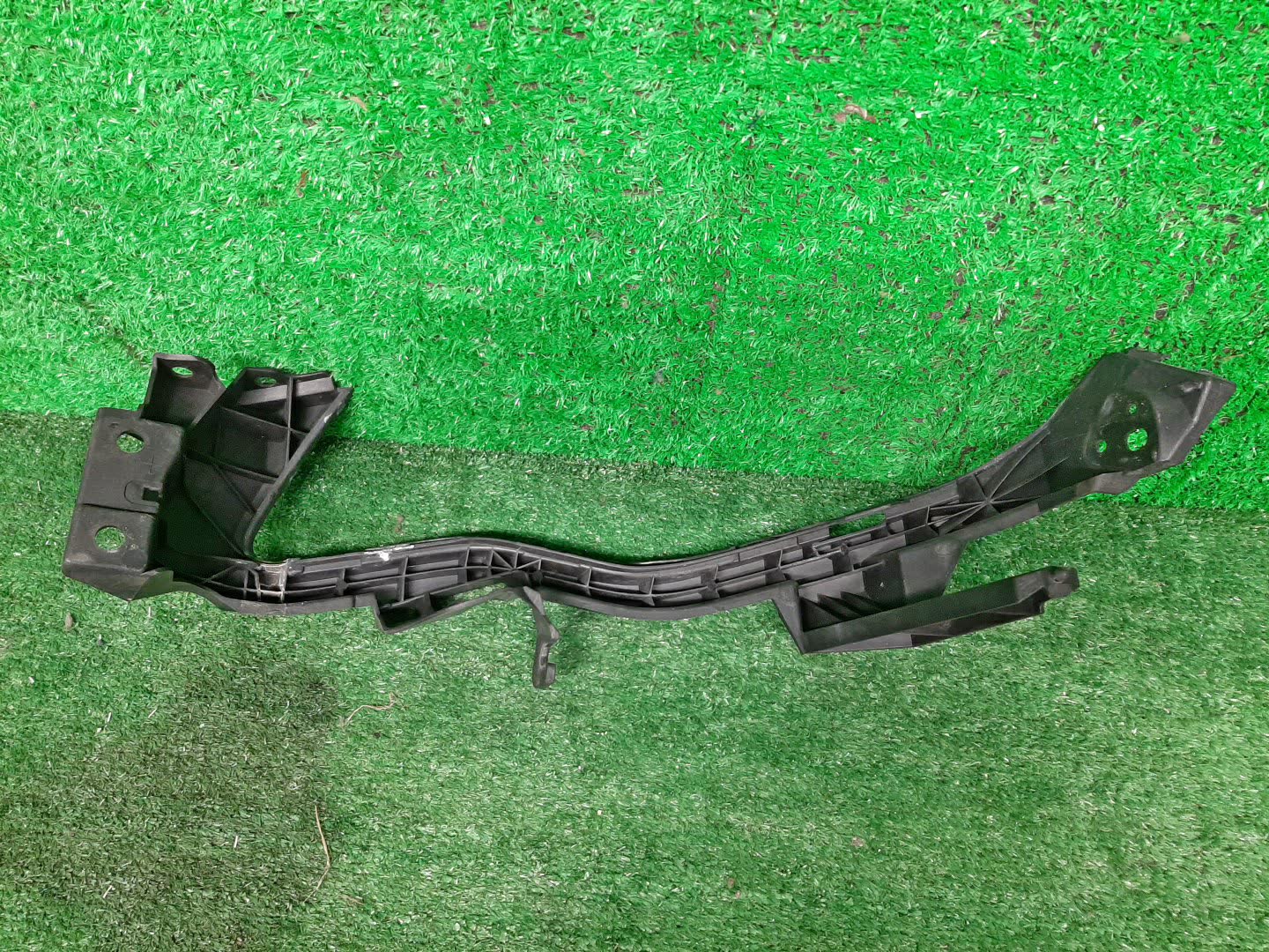 Планка под фары правая передняя SUBARU IMPREZA GP7 2 ракурс