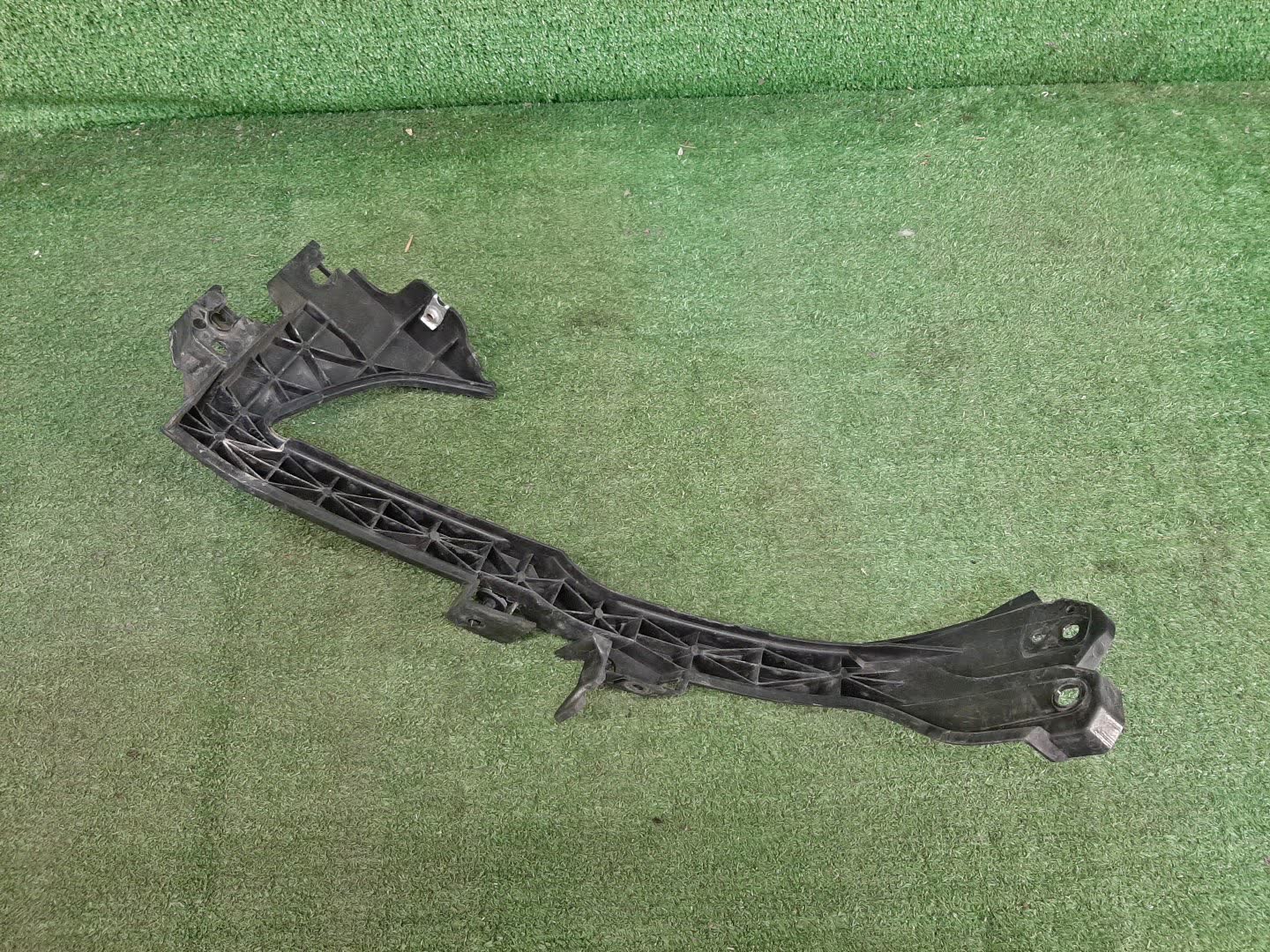 Планка под фары правая SUBARU LEVORG VM4 57707VA000 2 ракурс