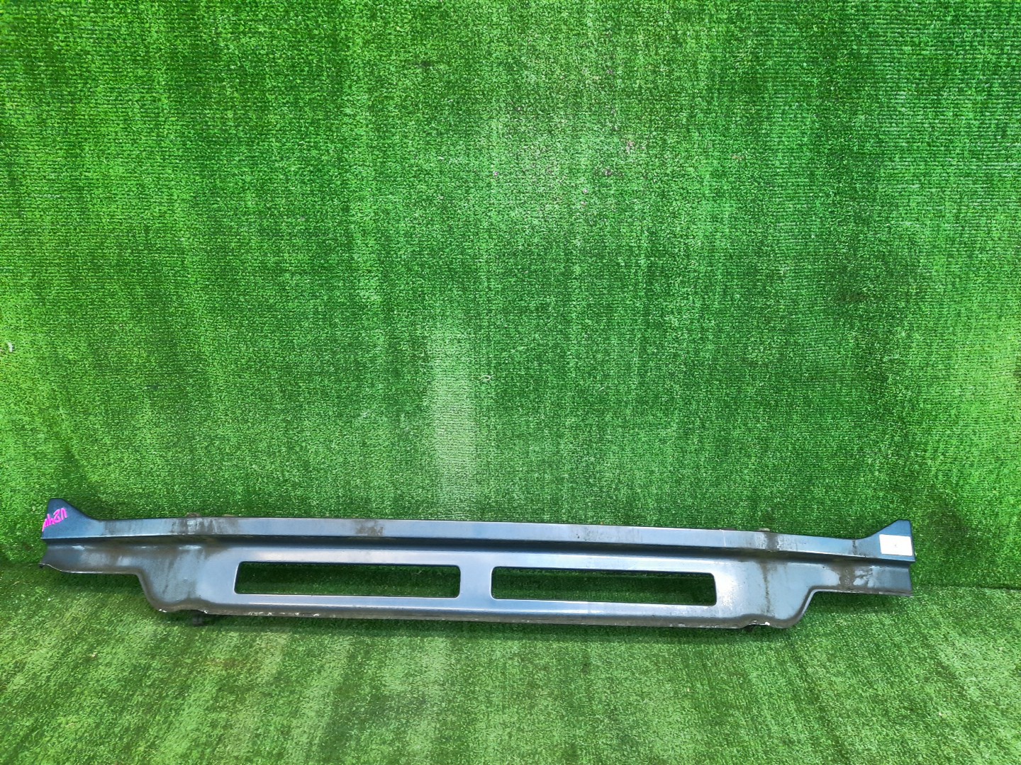 Планка под фары MITSUBISHI PAJERO V24W 1 ракурс