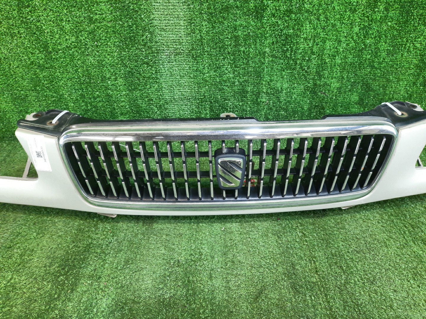 Планка под фары TOYOTA SPRINTER AE110 53111-1A340 2 ракурс