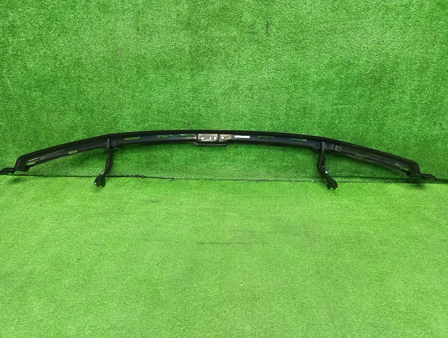 Планка под фары передняя TOYOTA LAND CRUISER UZJ100 52506-60061 2 ракурс