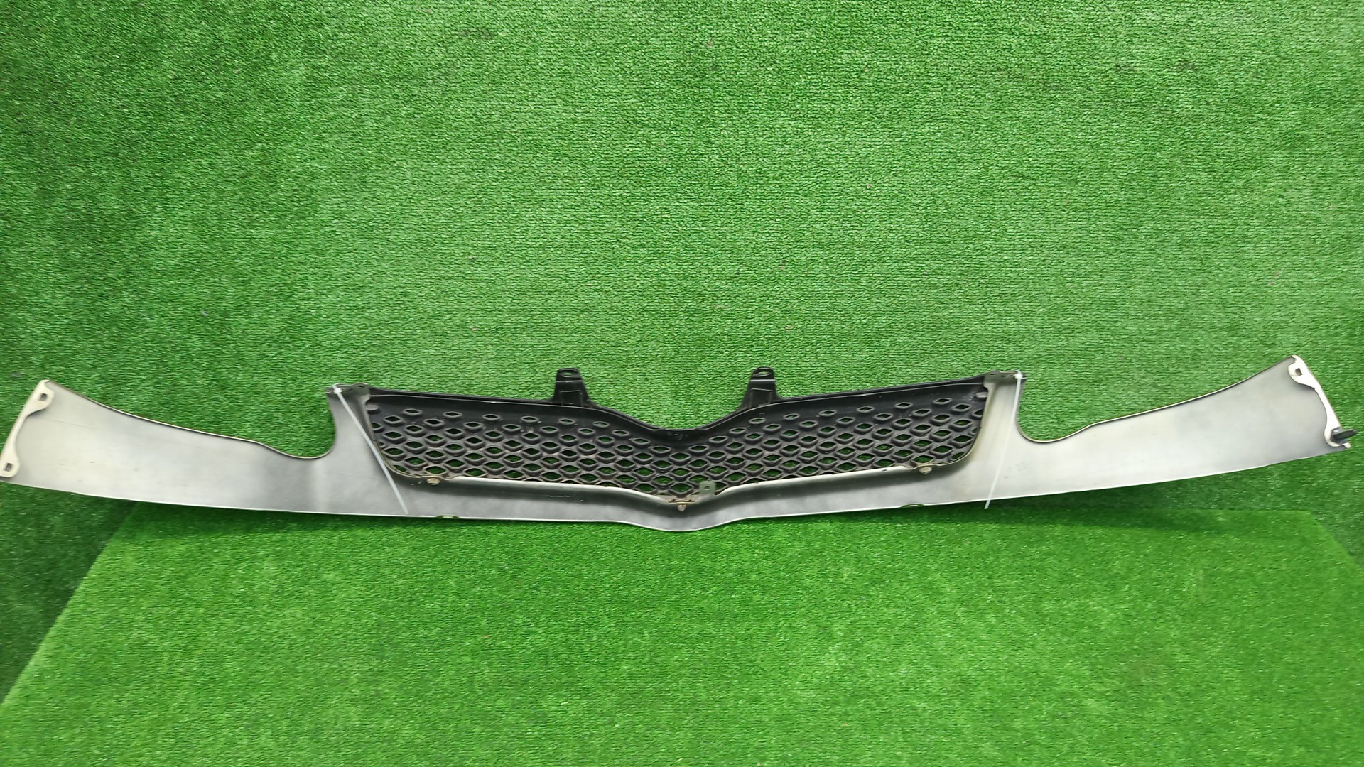 Планка под фары TOYOTA FUNCARGO NCP20 53111-52240 2 ракурс