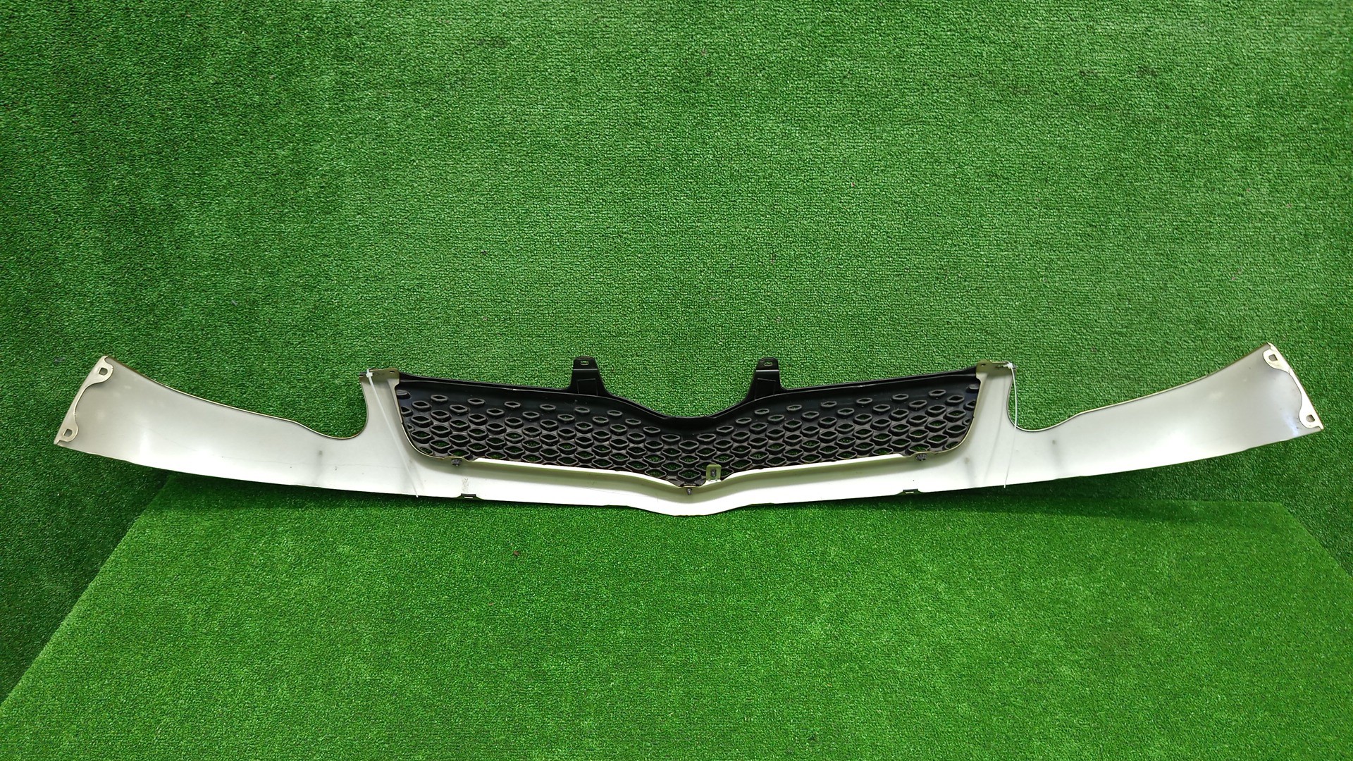 Планка под фары TOYOTA FUNCARGO NCP20 53111-52240 3 ракурс