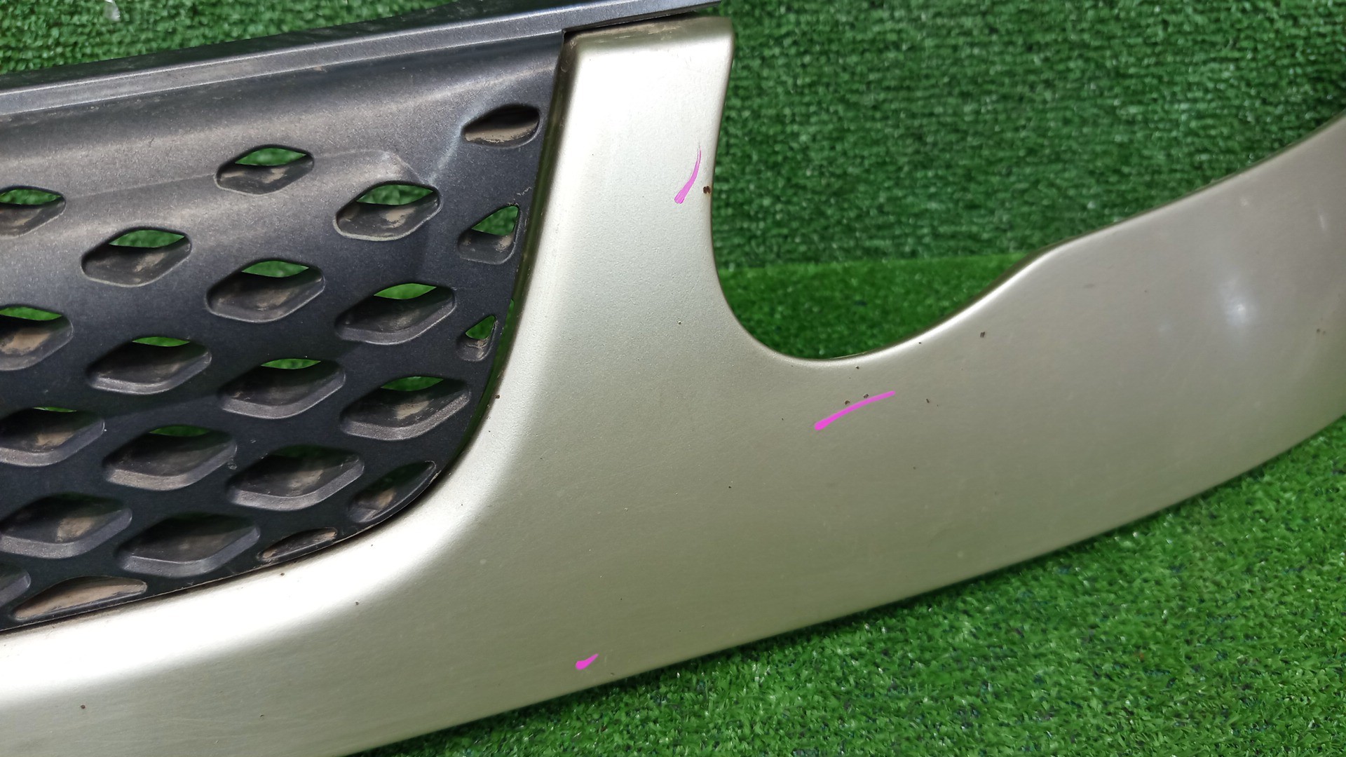 Планка под фары TOYOTA FUNCARGO NCP20 53111-52240 4 ракурс