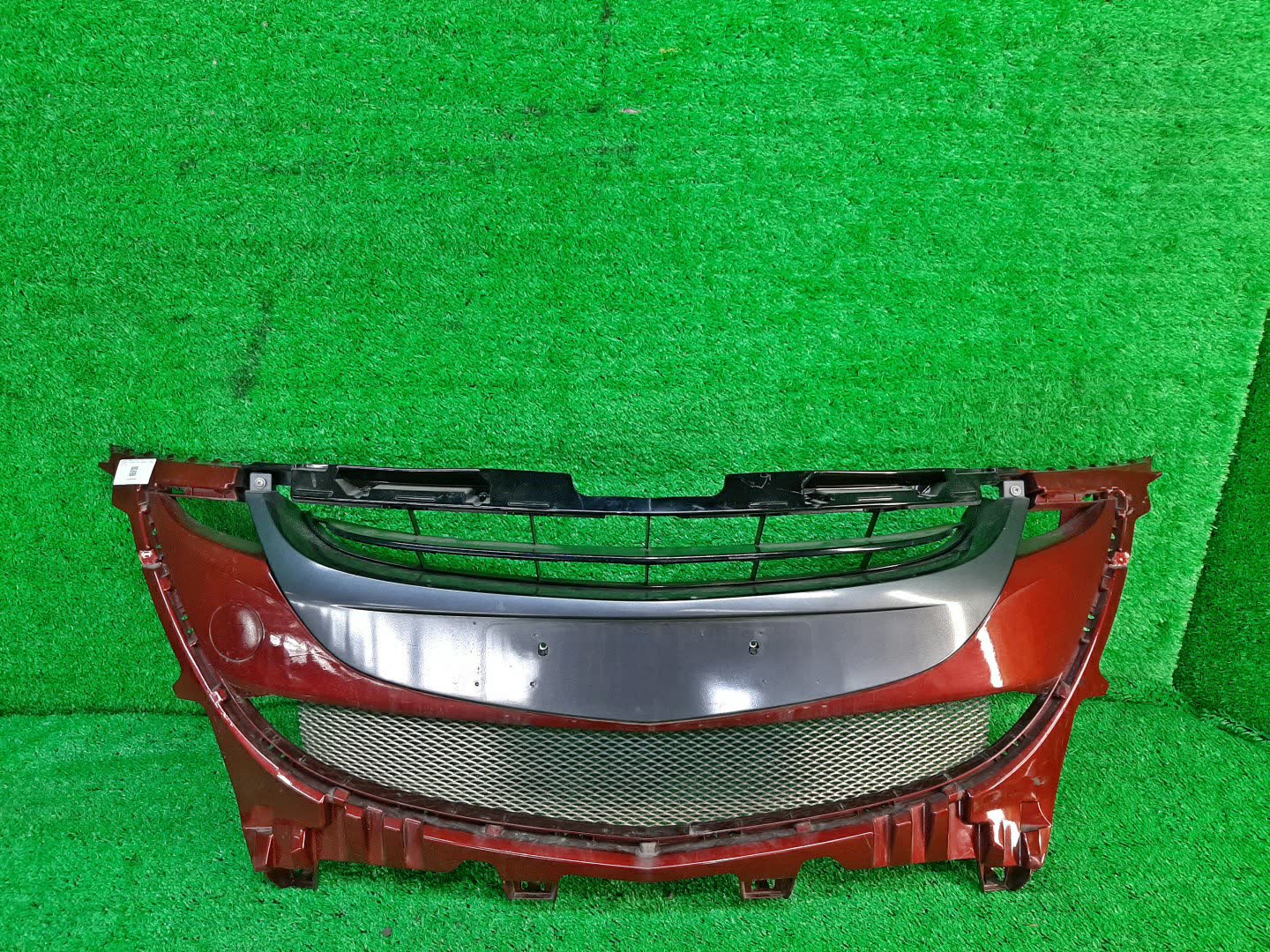 Решетка бамперная MAZDA PREMACY CWEAW C5133501T1 1 ракурс Решетка бамперная MAZDA PREMACY CWEAW C5133501T1 1 ракурс