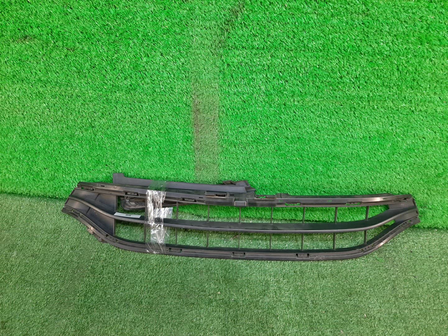 Решетка бамперная HONDA SHUTTLE GP7 71127-TD400 1 ракурс