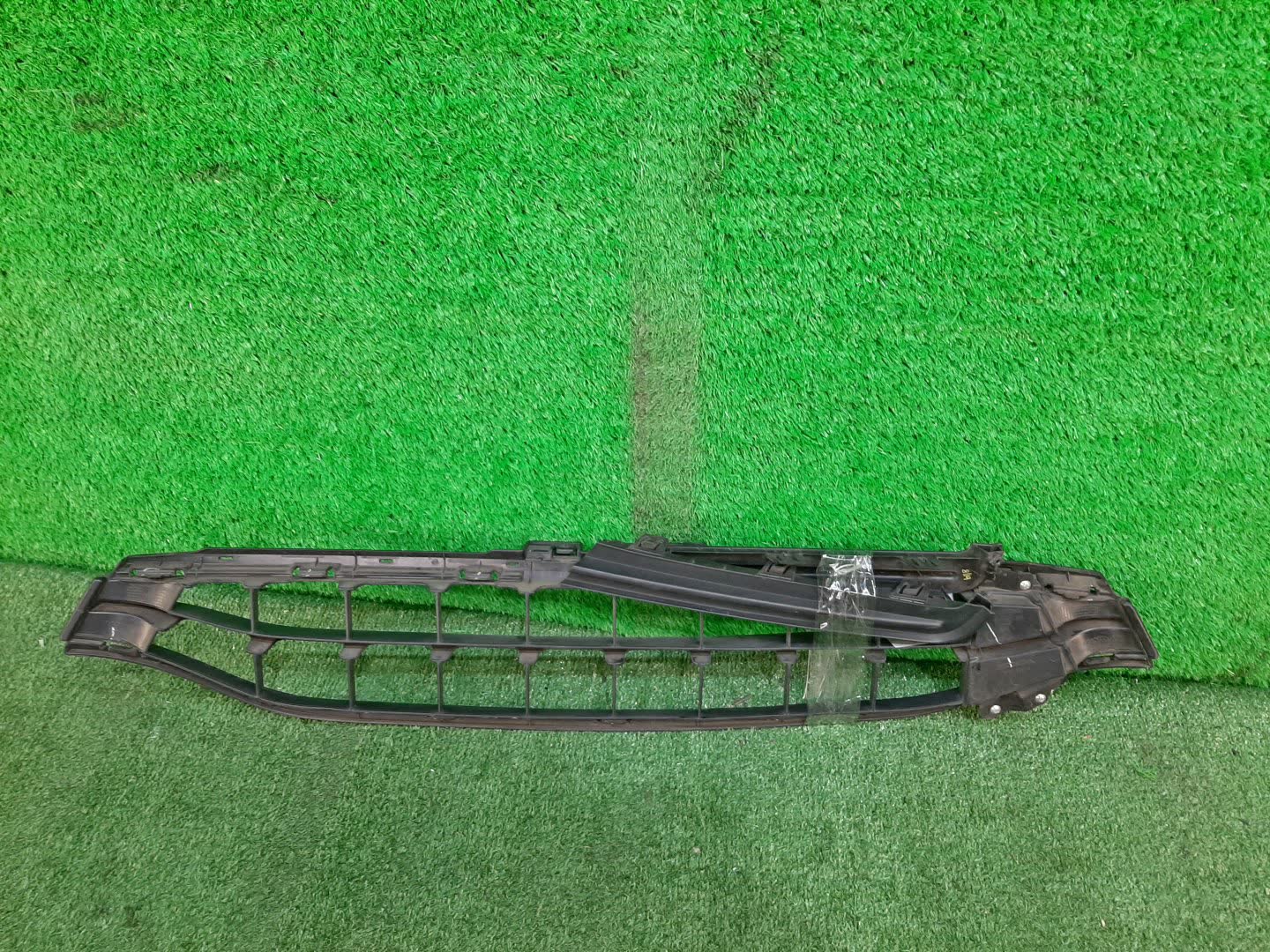 Решетка бамперная HONDA SHUTTLE GP7 71127-TD400 2 ракурс