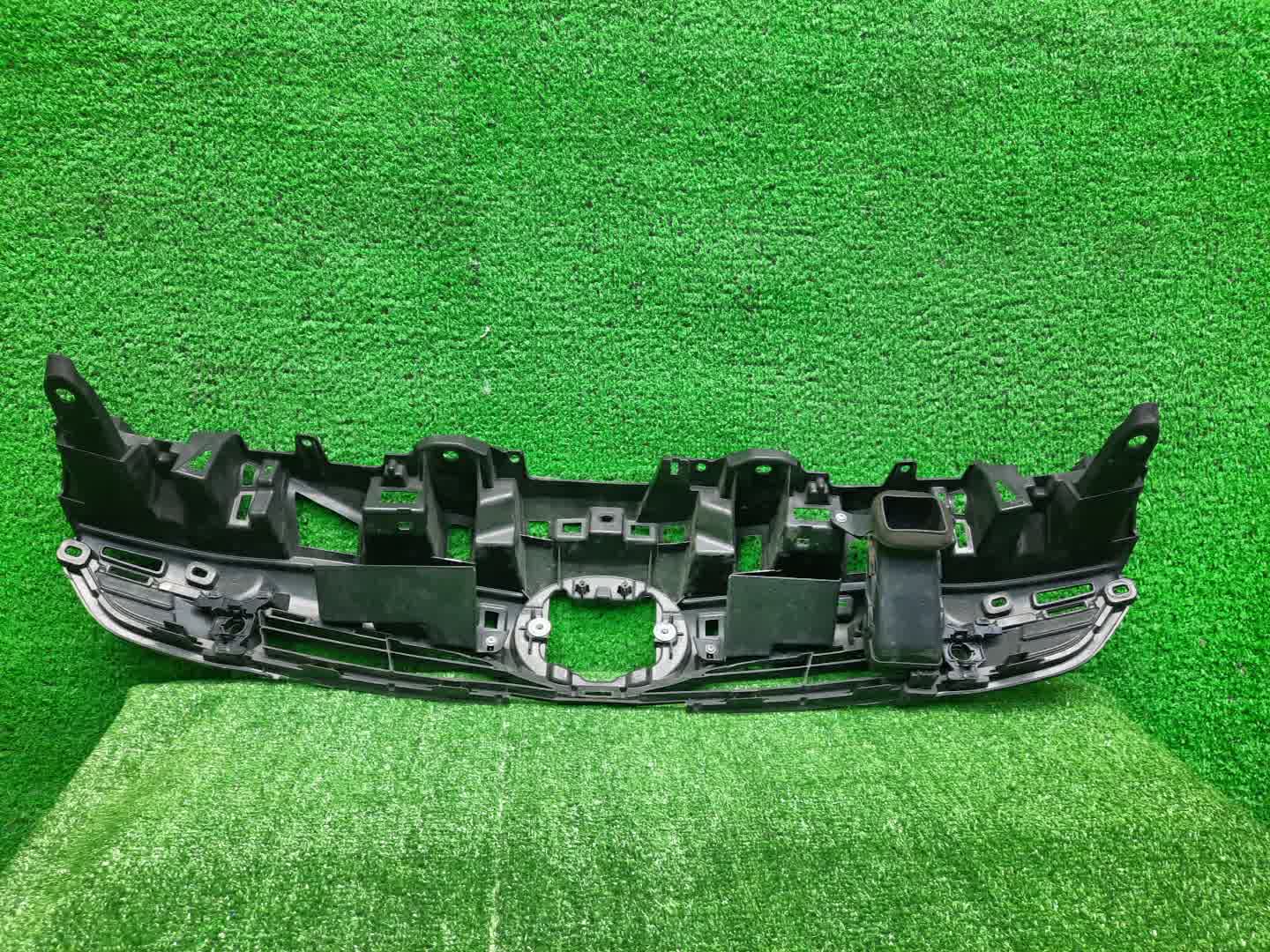 Решетка бамперная TOYOTA PRIUS ZVW50, ZVW51, ZVW55 53101-47030 2 ракурс
