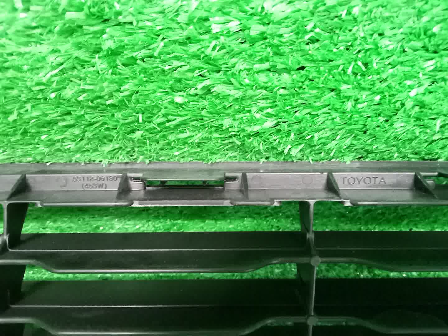 Решетка бамперная TOYOTA CAMRY, ALTIS AHV40, GSV40, ACV40, ACV45, ACV40N, ACV45N 53112-06130 3 ракурс