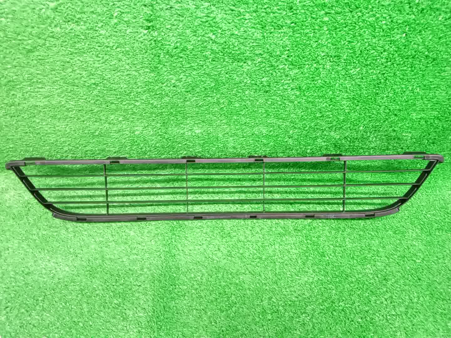 Решетка бамперная TOYOTA BELTA NCP96, KSP90, KSP92, SCP92 53112-52240 2 ракурс