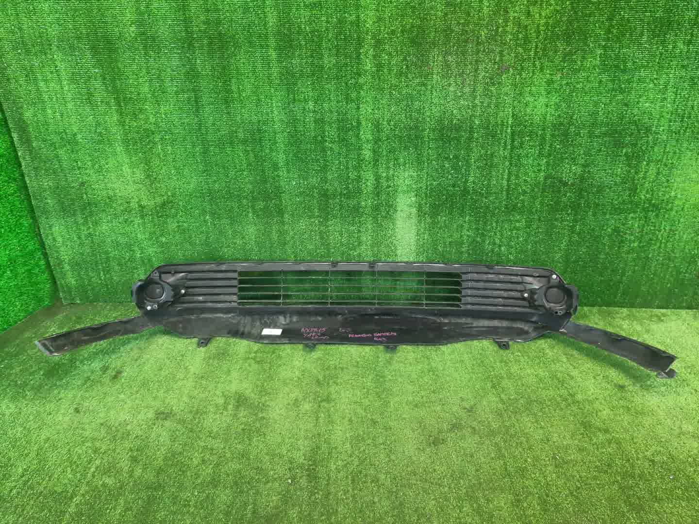 Решетка бамперная передняя TOYOTA YARIS CROSS MXPJ10, MXPJ15, MXPB10, MXPB15 52129-52240 2 ракурс