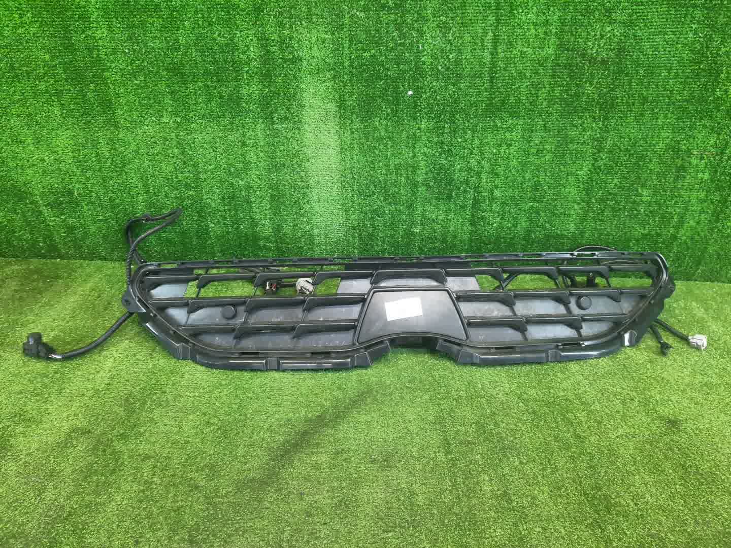 Решетка бамперная TOYOTA YARIS CROSS MXPJ10, MXPJ15, MXPB10, MXPB15 53101-52E60 1 ракурс