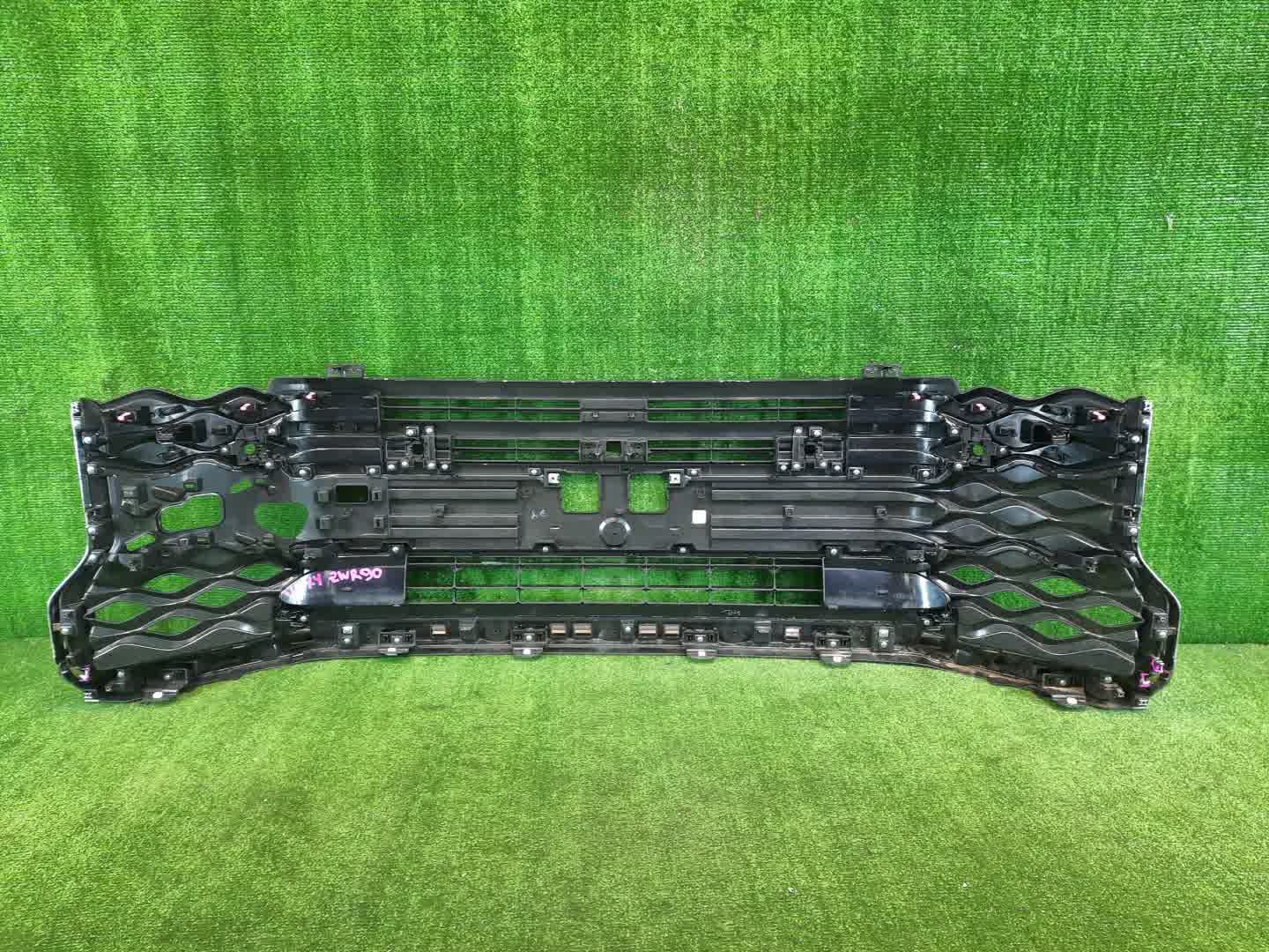 Решетка бамперная передняя TOYOTA VOXY ZWR90W 53111-V1040 4 ракурс